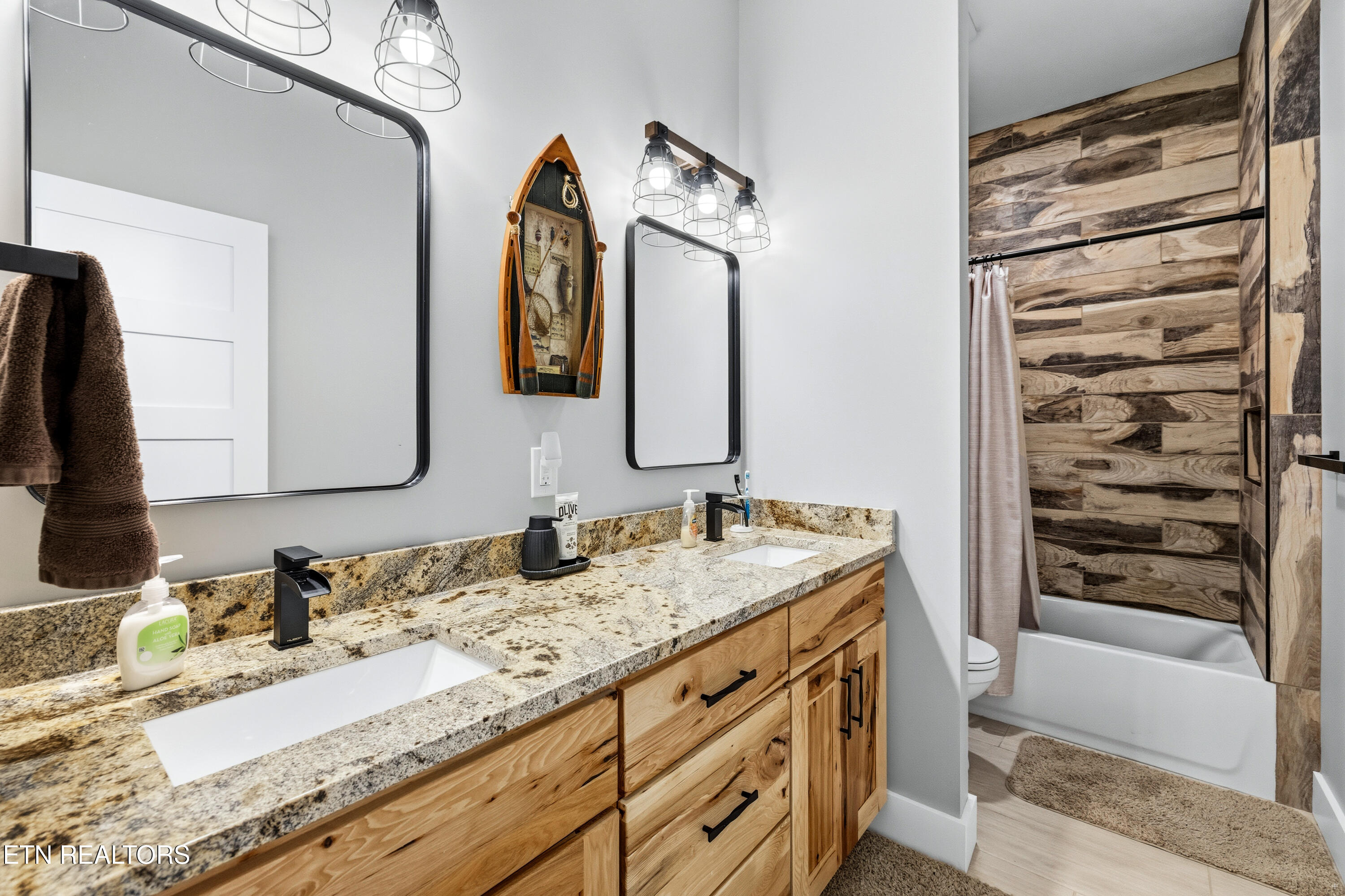 300 Black Fox Road Washburn TN 37888