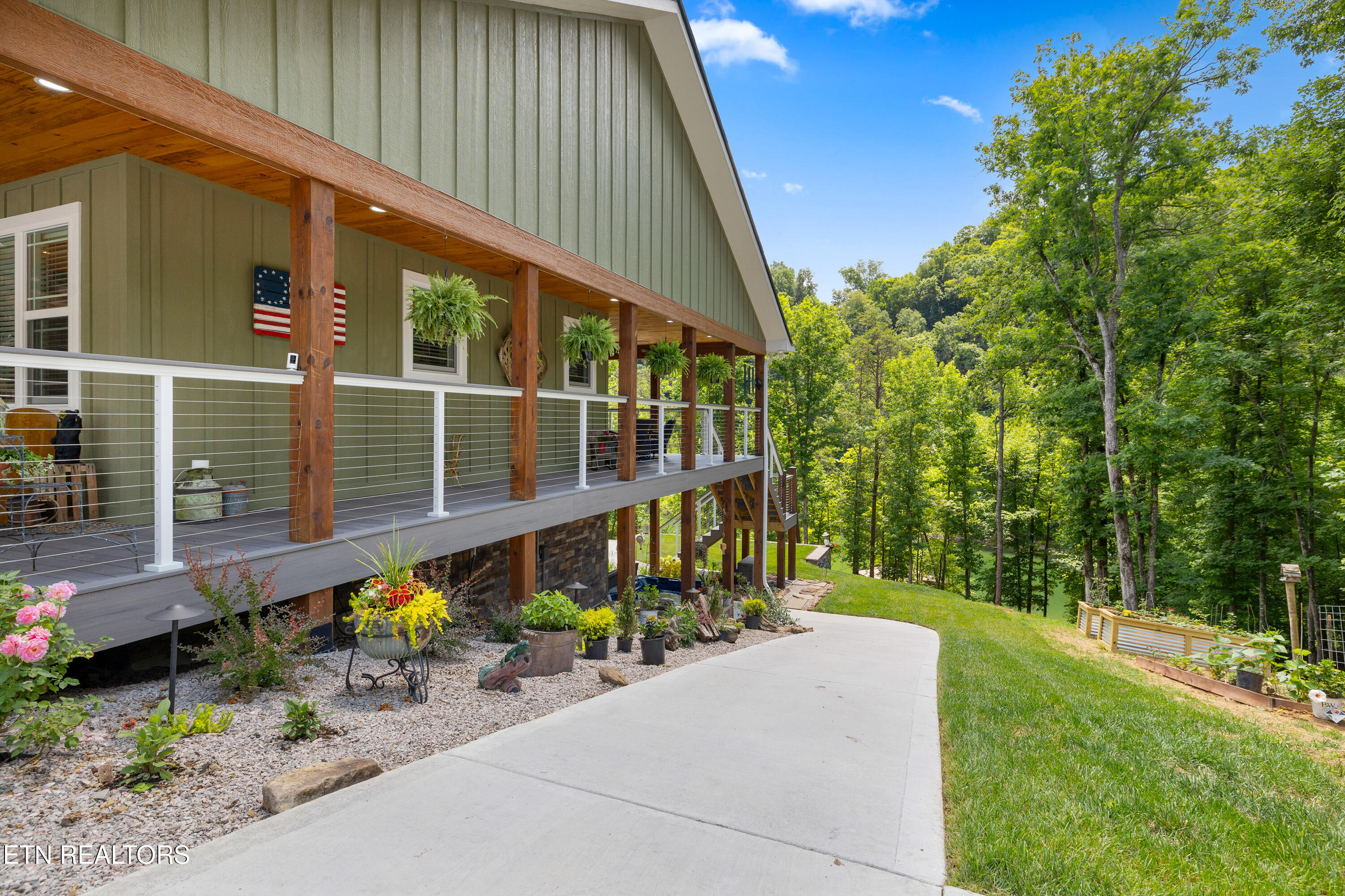 300 Black Fox Road Washburn TN 37888
