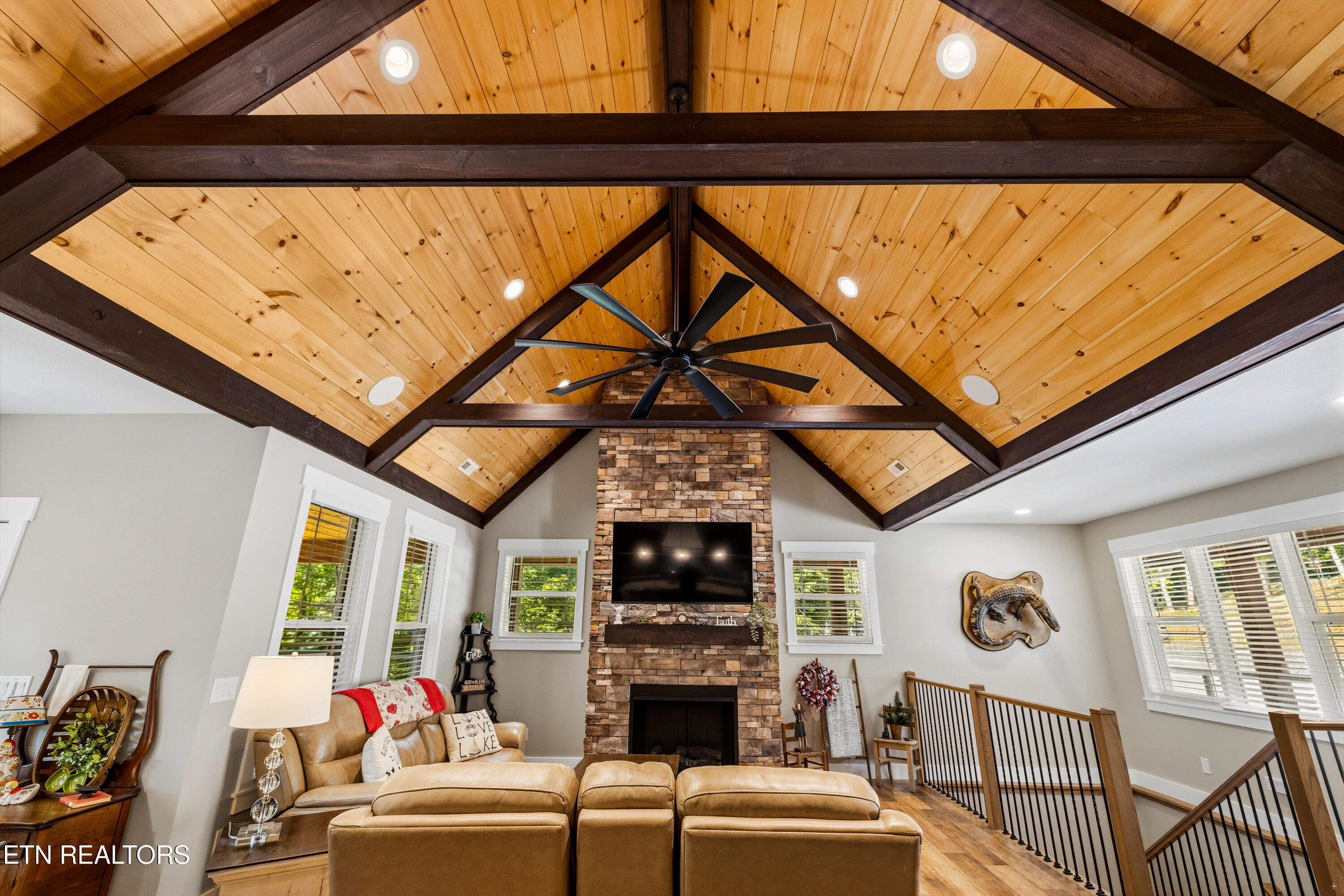 300 Black Fox Road Washburn TN 37888