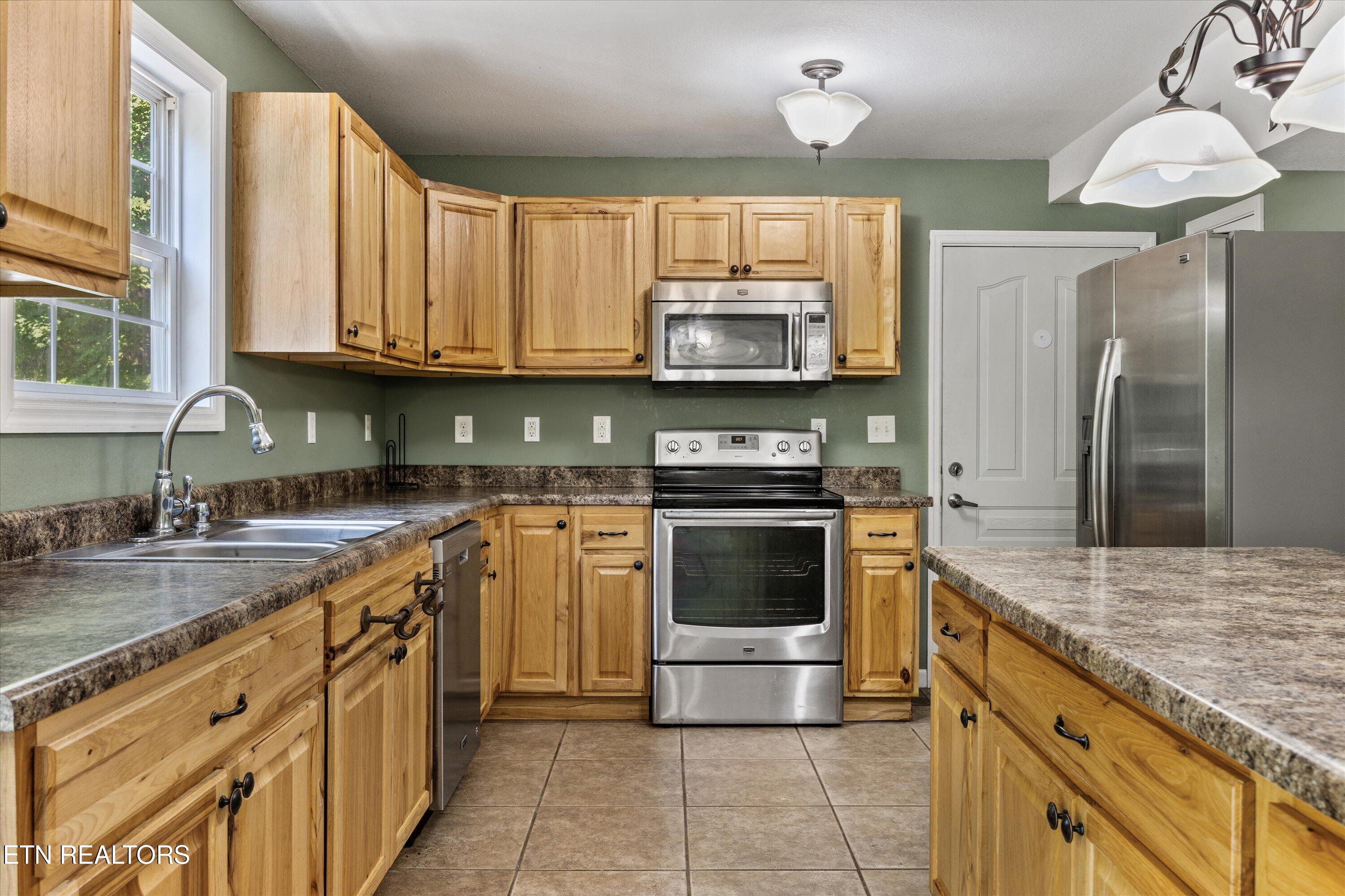 243 Mountain Lake Drive Rocky Top TN 37769