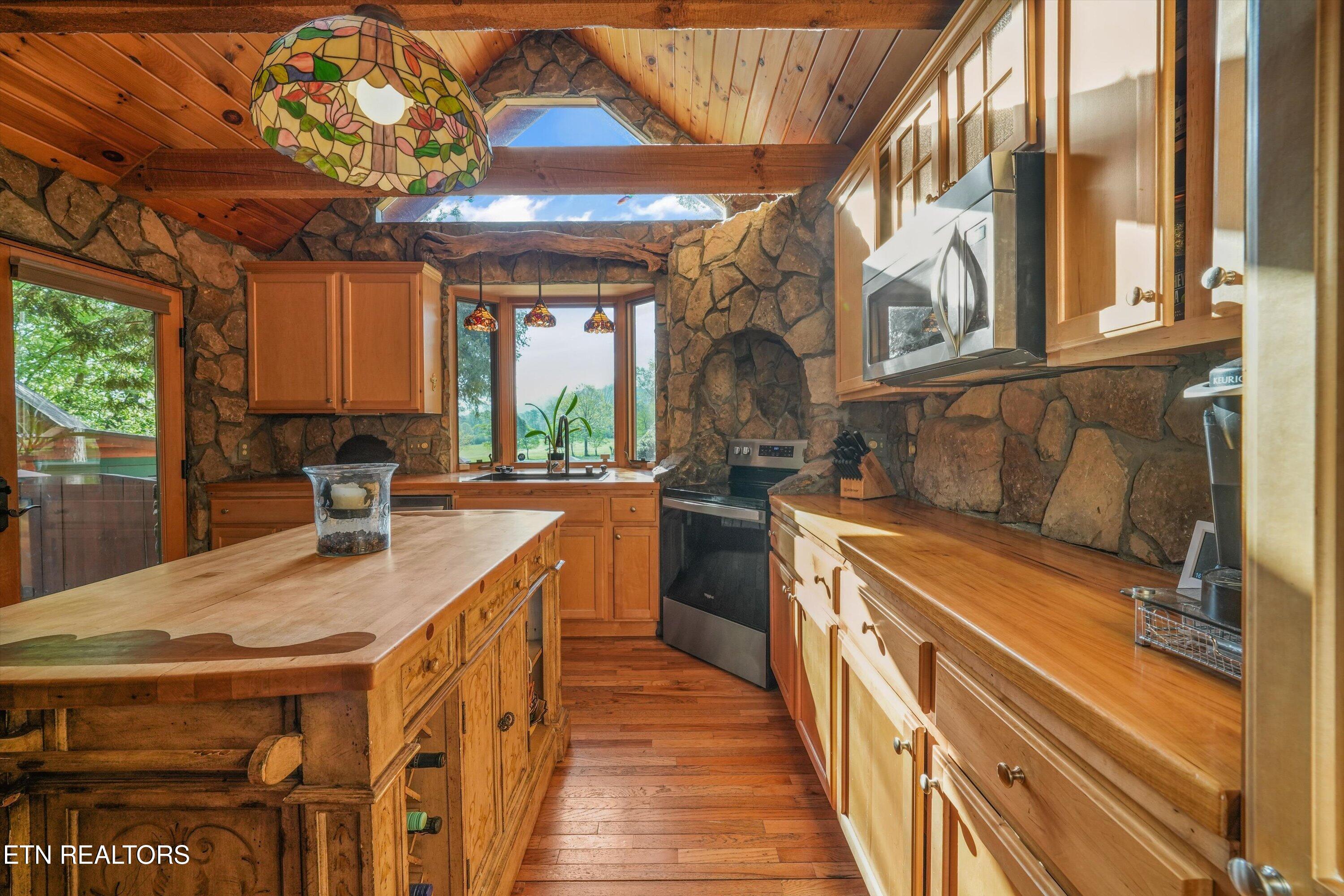 7247 Old Tuckaleechee Road Townsend TN 37882