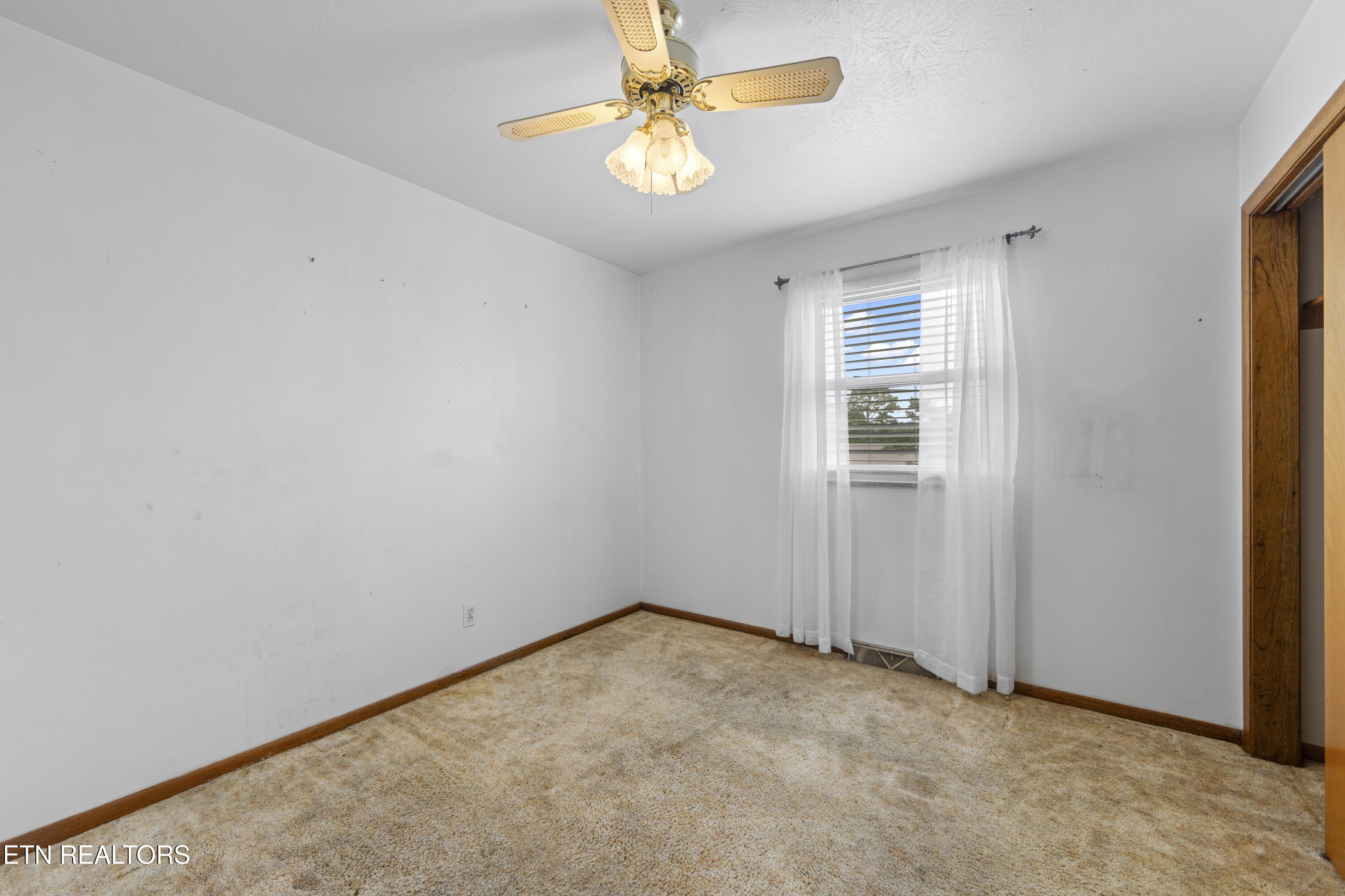 7338 Palmleaf Road Knoxville TN 37918