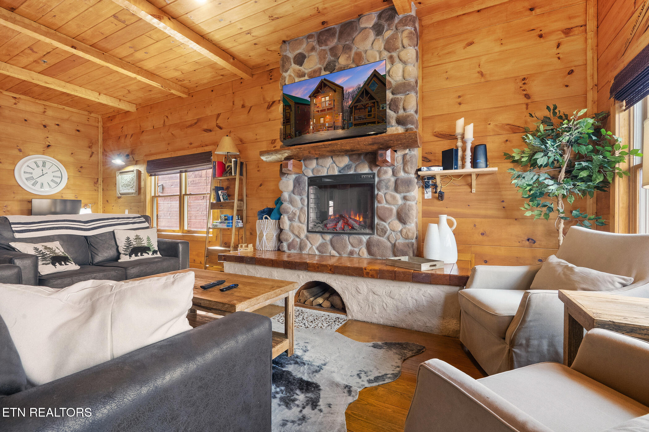 1255 Bear Cub Way Gatlinburg TN 37738