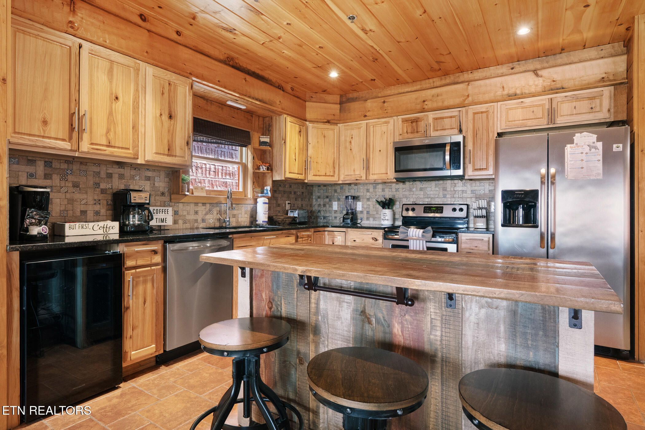 1255 Bear Cub Way Gatlinburg TN 37738