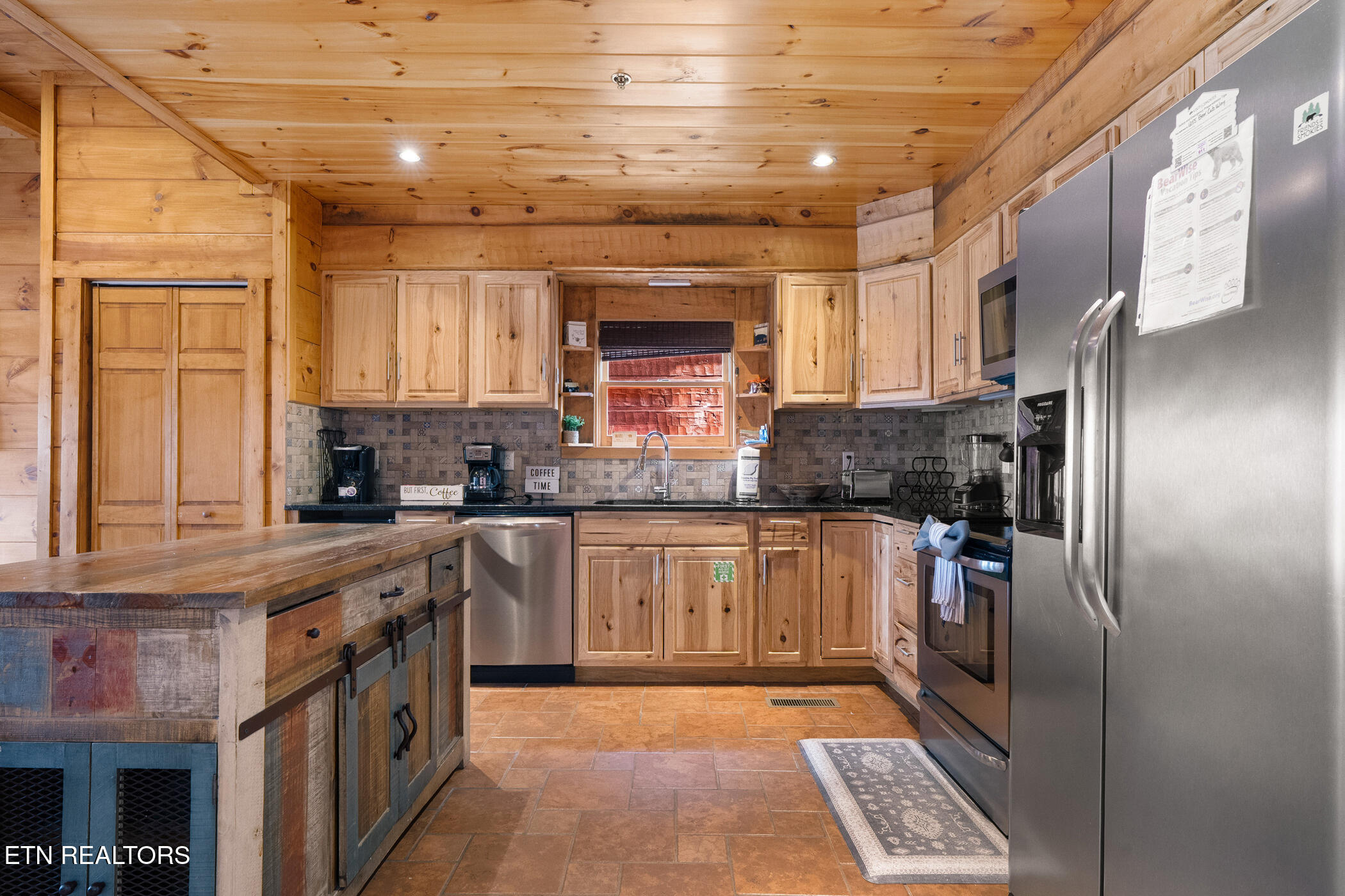 1255 Bear Cub Way Gatlinburg TN 37738