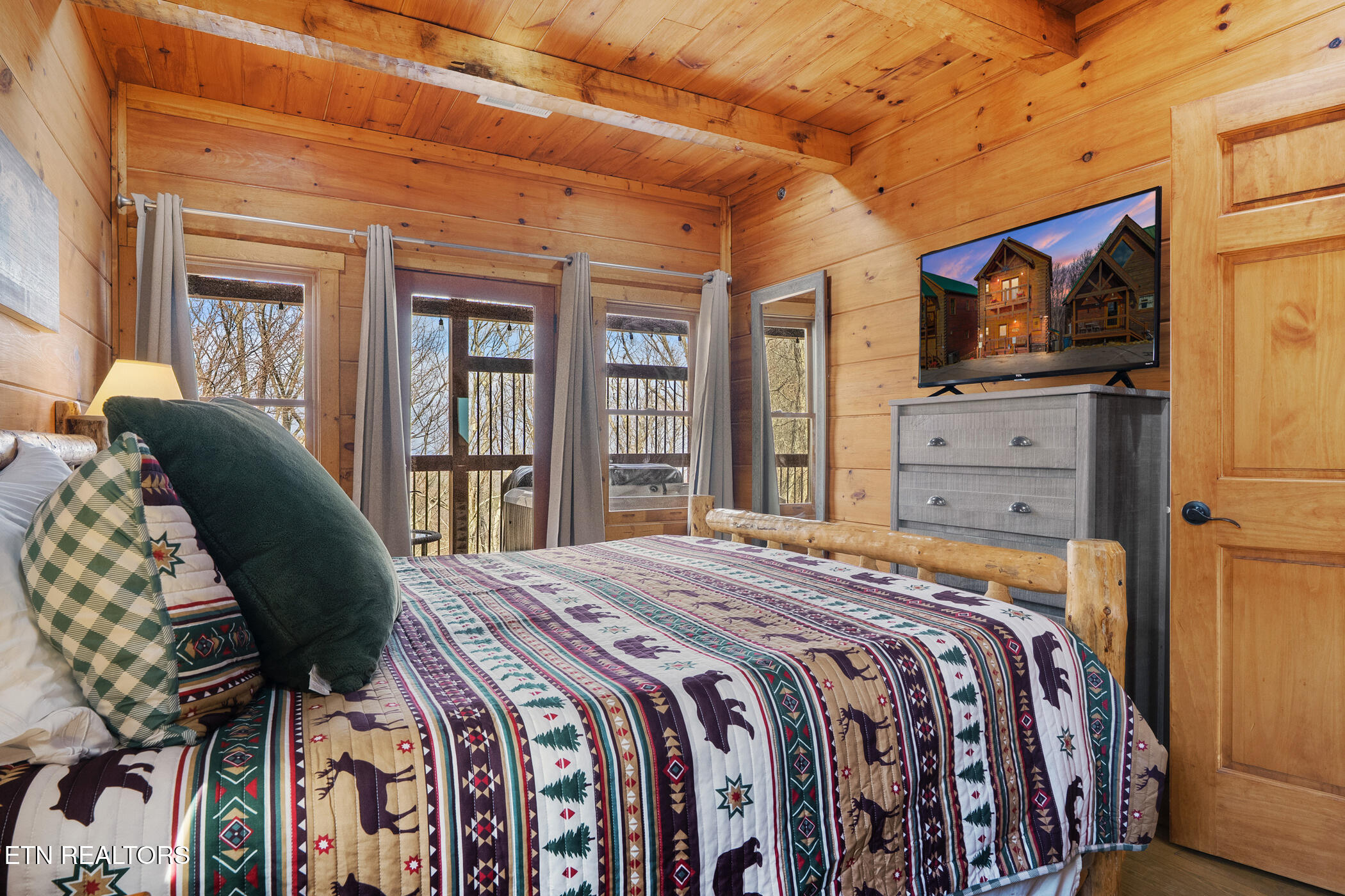 1255 Bear Cub Way Gatlinburg TN 37738