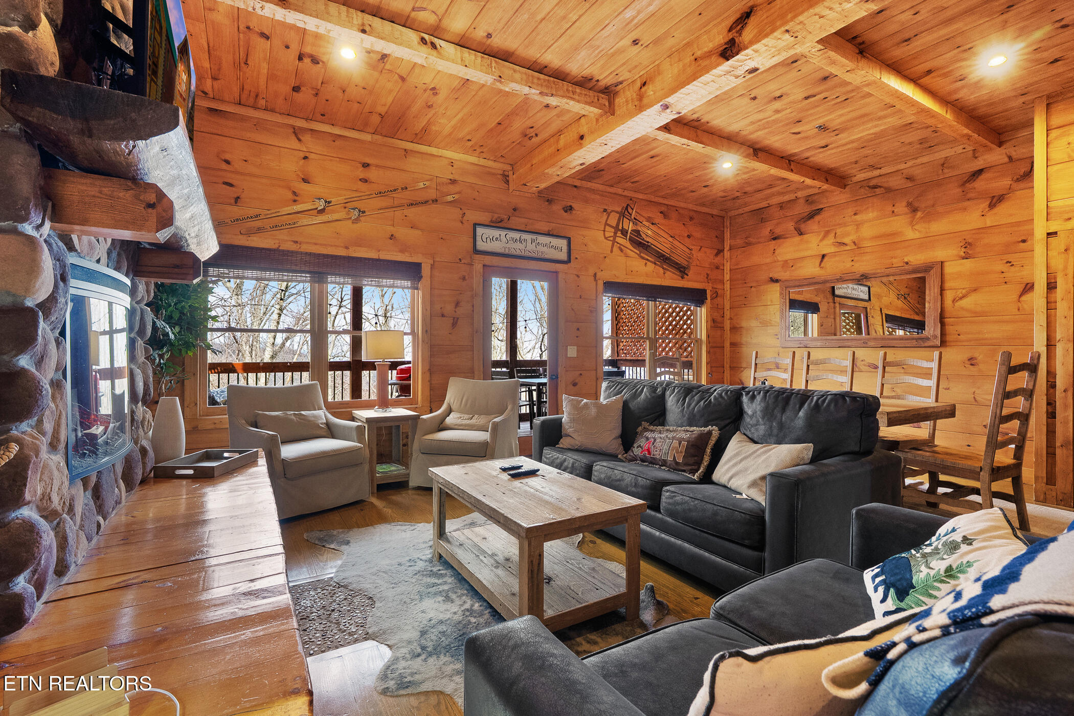 1255 Bear Cub Way Gatlinburg TN 37738