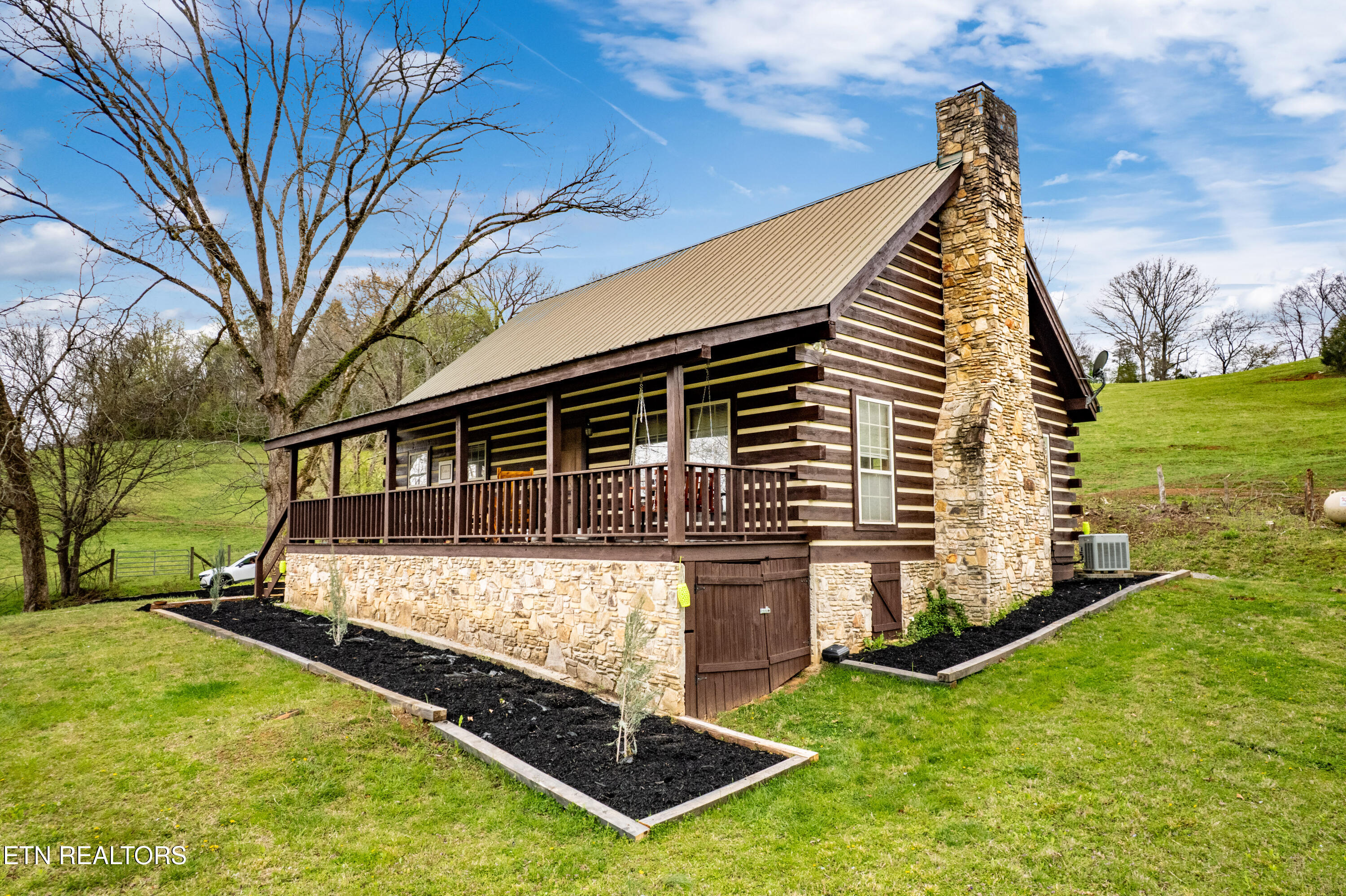 400 Scott Mansion Road Tellico Plains TN 37385