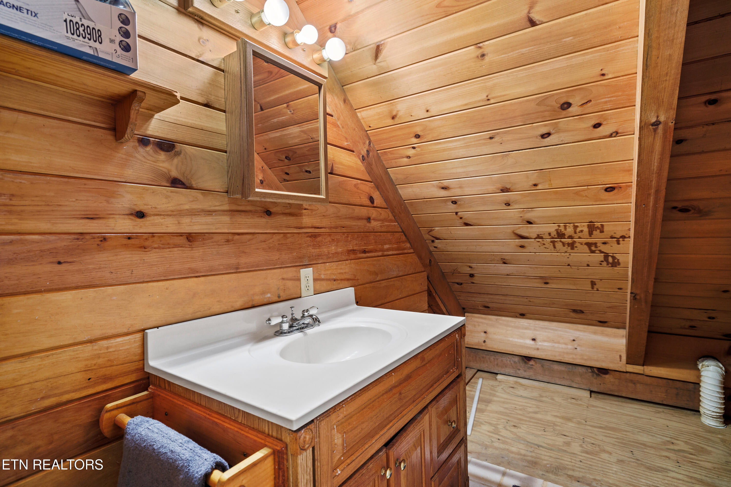 400 Scott Mansion Road Tellico Plains TN 37385