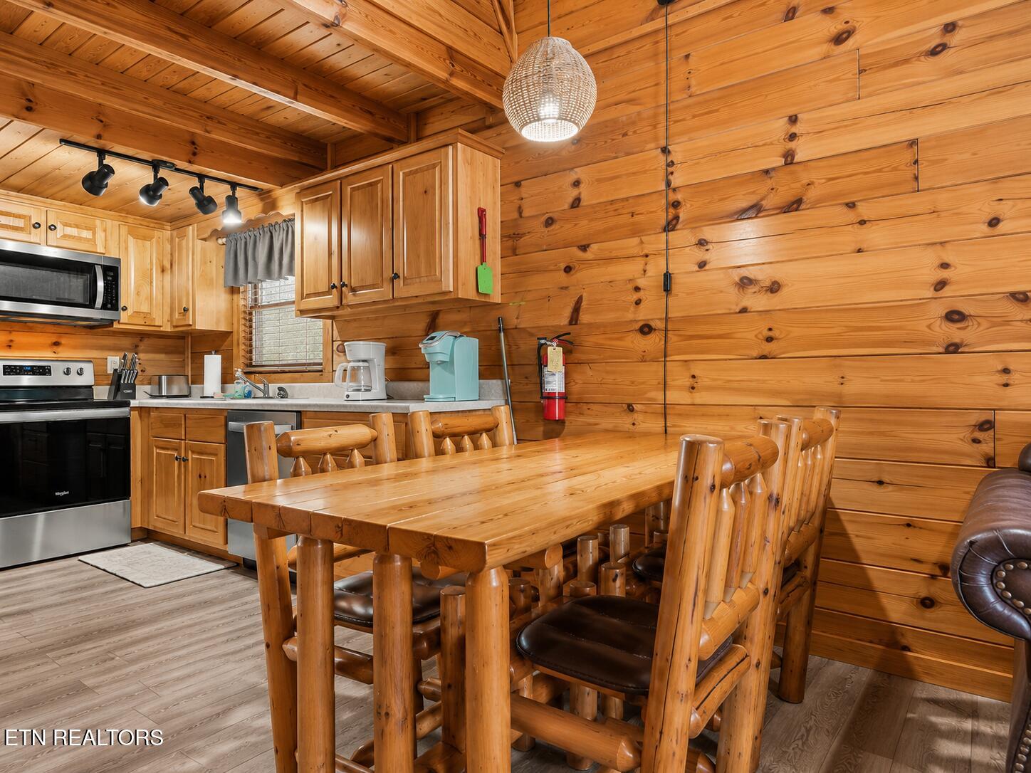 952 Iron Mountain Road Pigeon Forge TN 37863