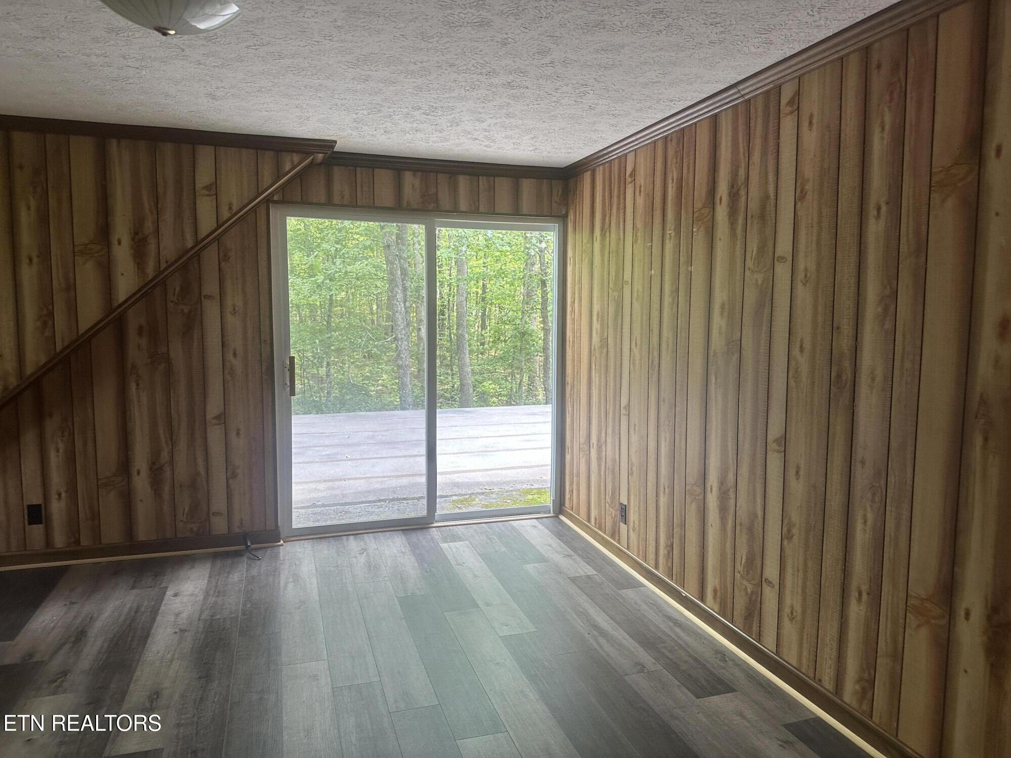 1016 Running Deer Crab Orchard TN 37723