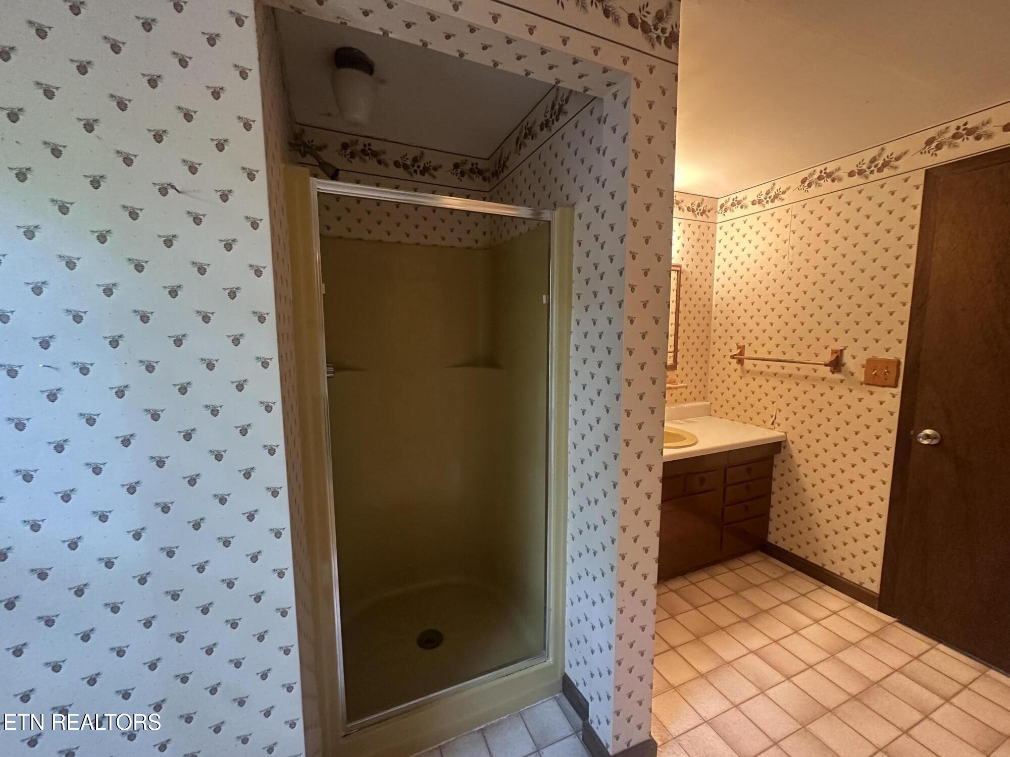 1016 Running Deer Crab Orchard TN 37723
