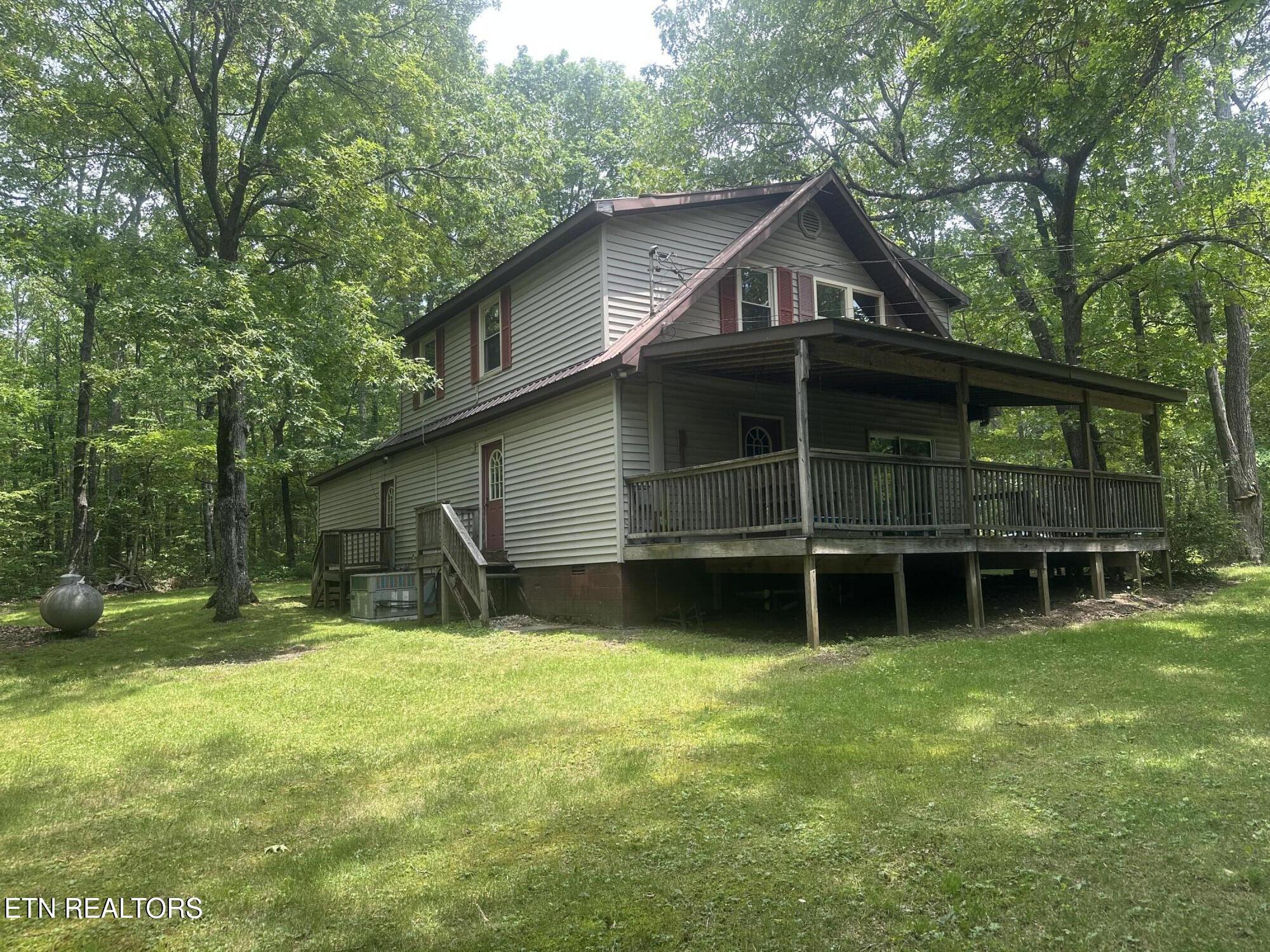 1016 Running Deer Crab Orchard TN 37723