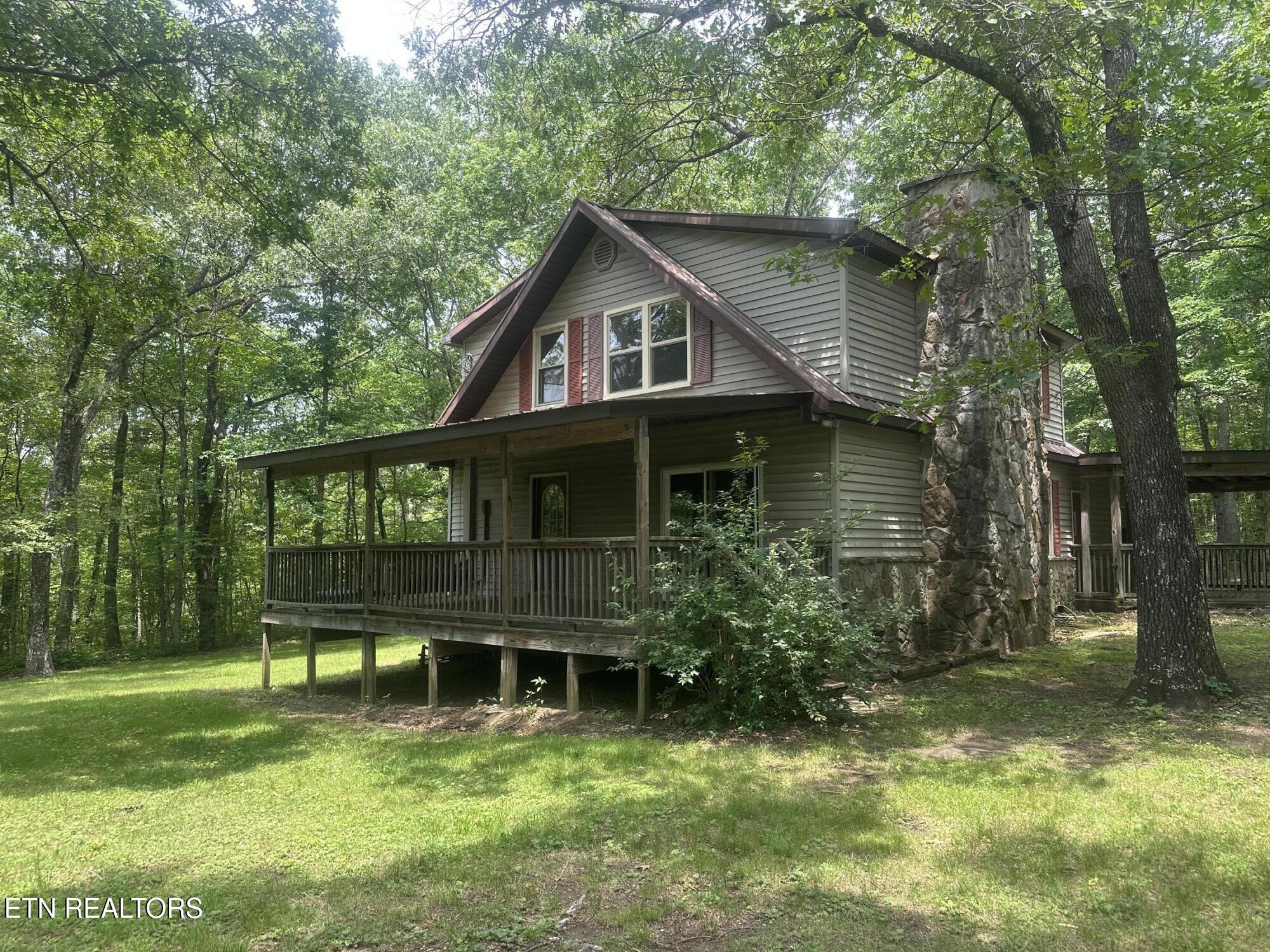 1016 Running Deer Crab Orchard TN 37723
