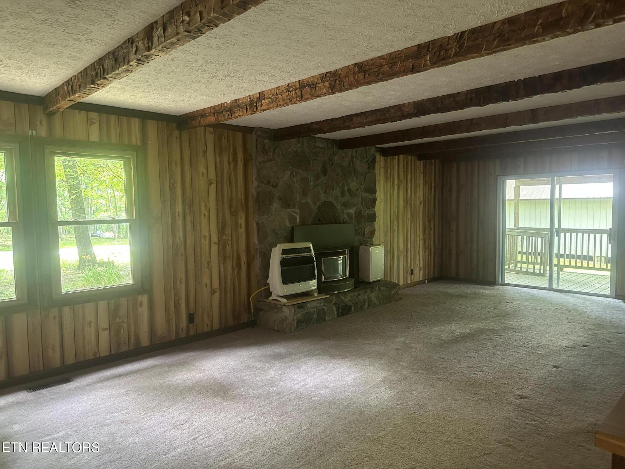 1016 Running Deer Crab Orchard TN 37723