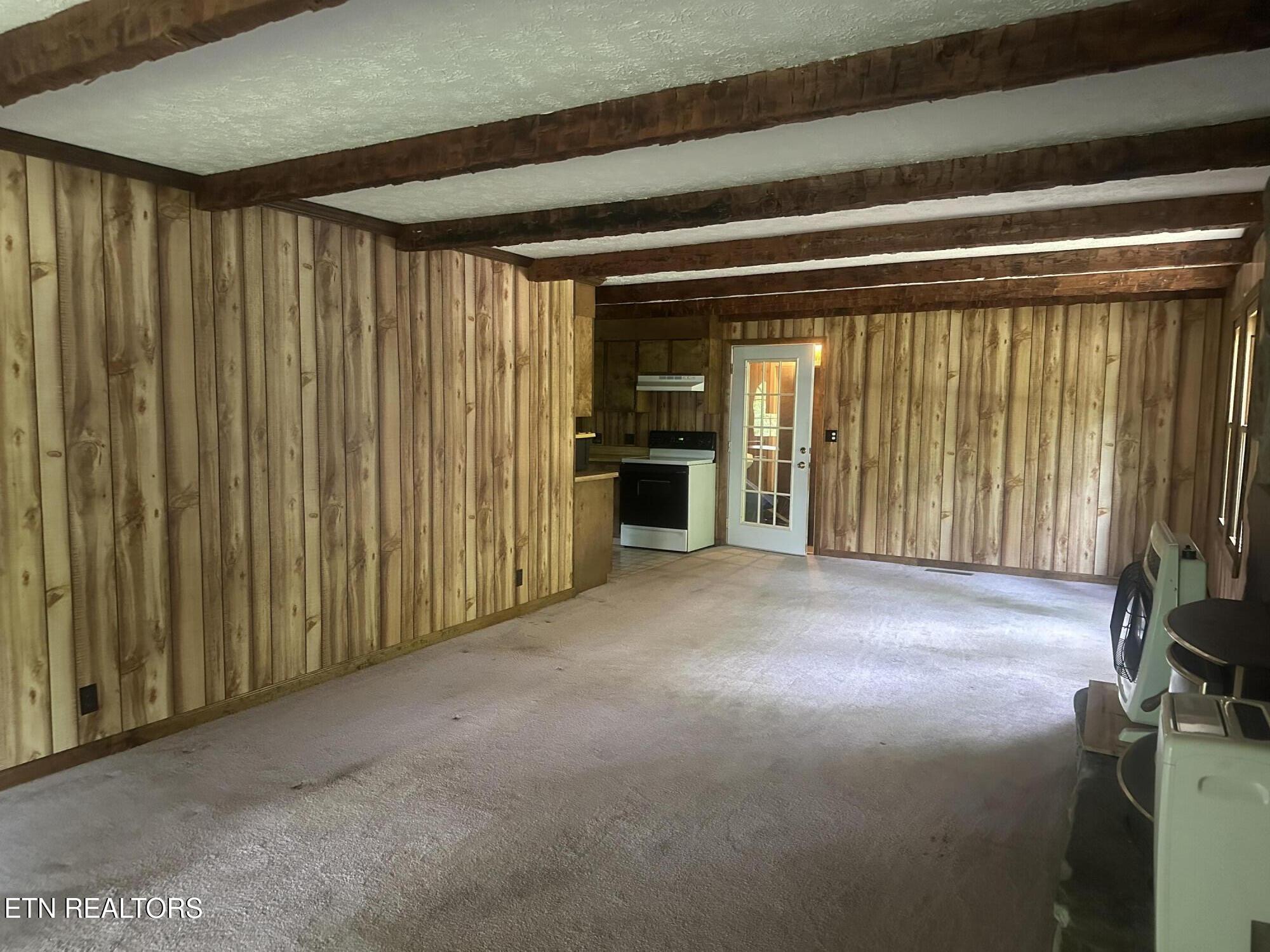 1016 Running Deer Crab Orchard TN 37723