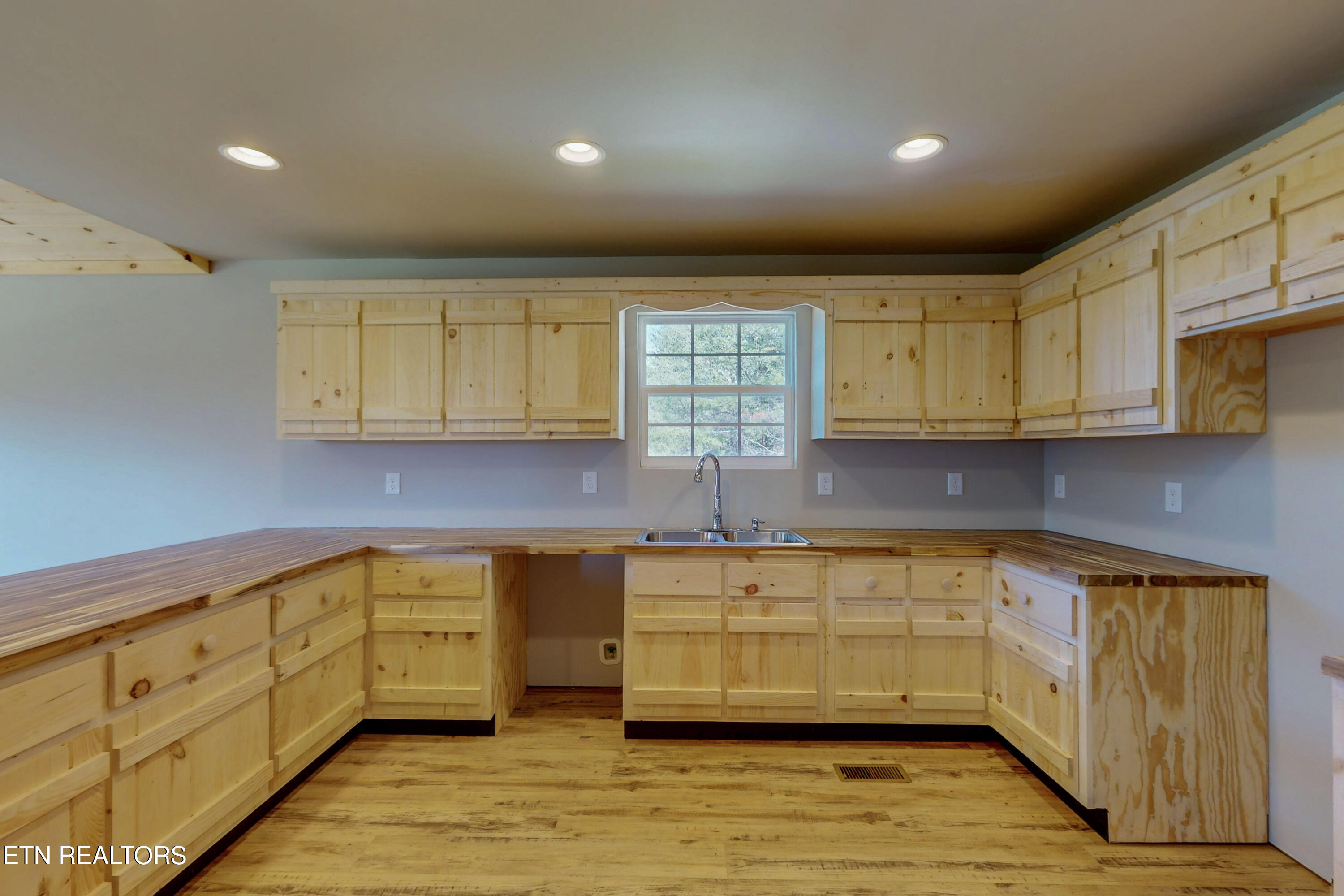 357 Jd Farm Road Tellico Plains TN 37385