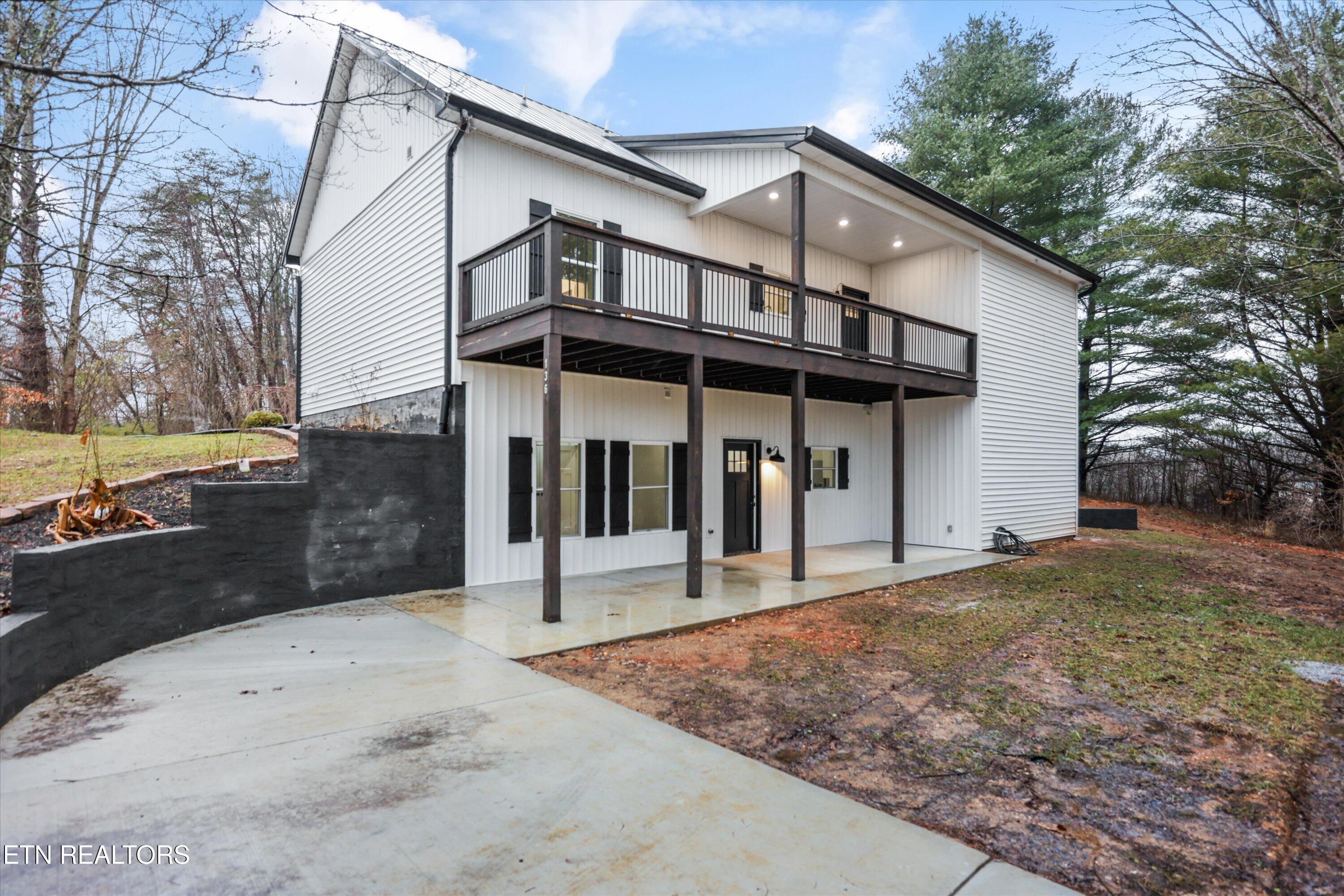 136 Log Lane Jacksboro TN 37757