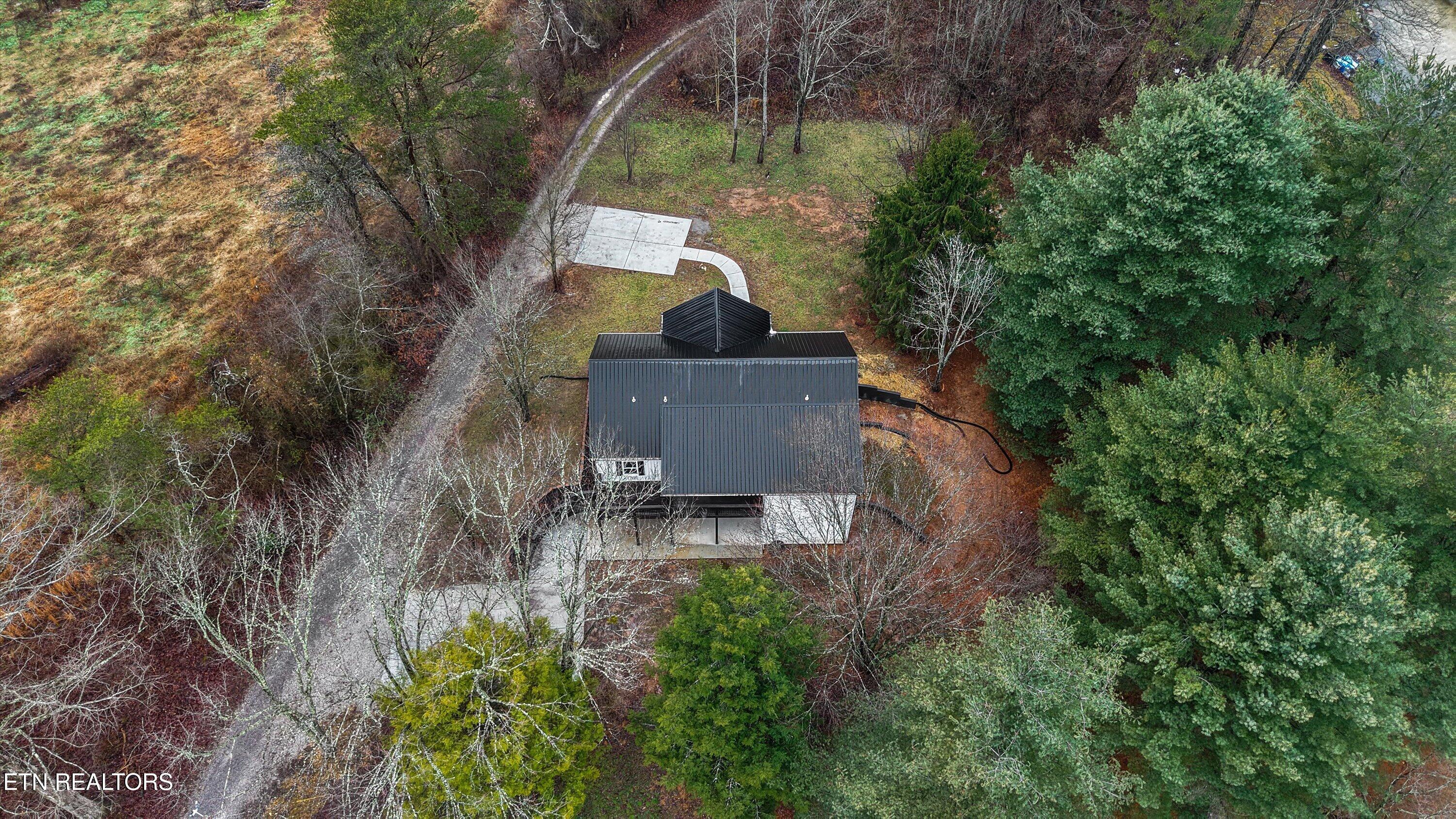 136 Log Lane Jacksboro TN 37757