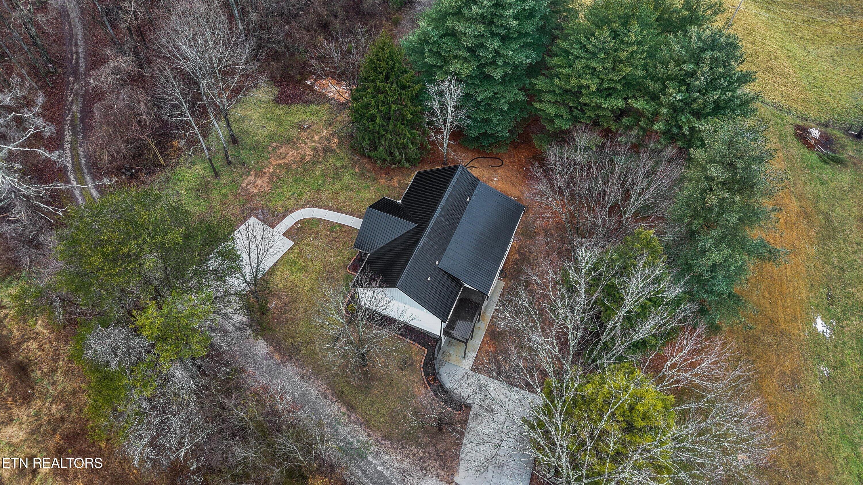 136 Log Lane Jacksboro TN 37757