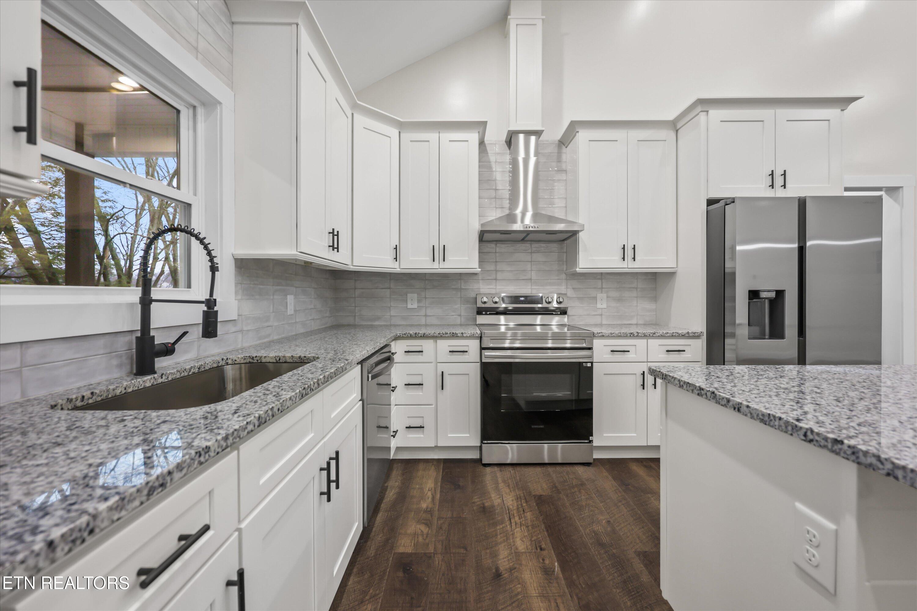 136 Log Lane Jacksboro TN 37757