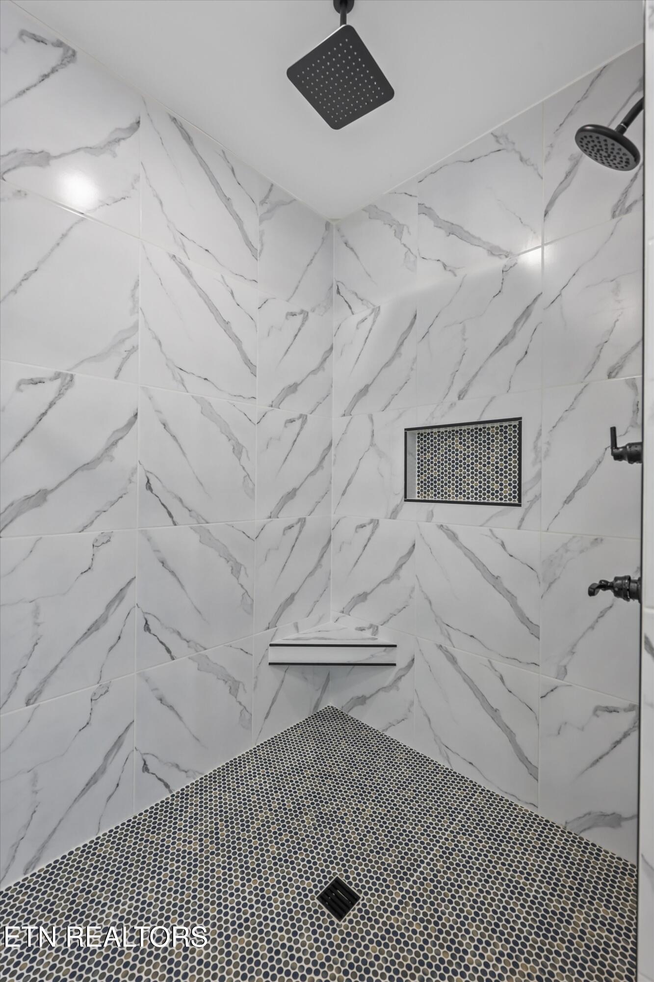 136 Log Lane Jacksboro TN 37757