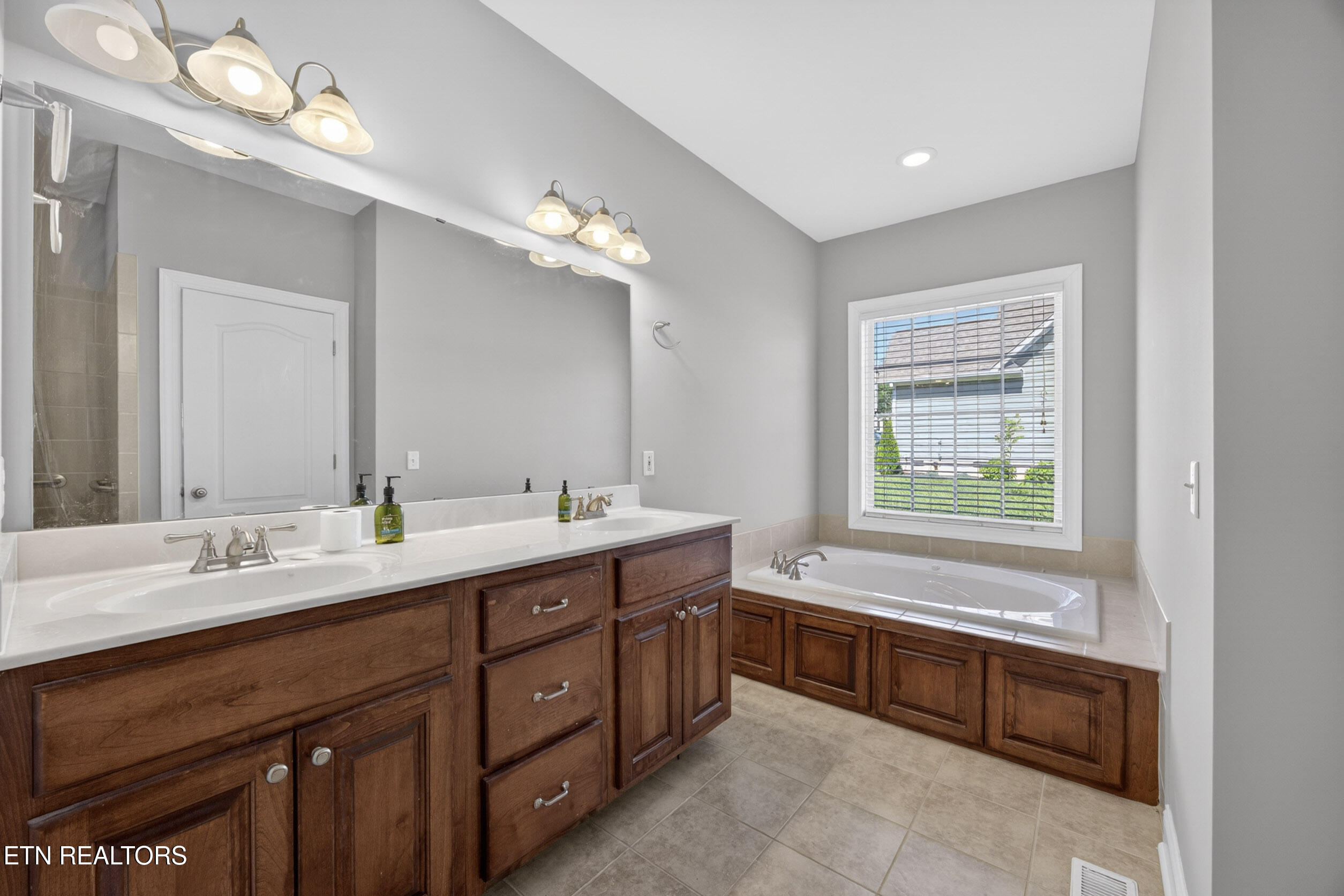 816 Windingbrook Court Cookeville TN 38506