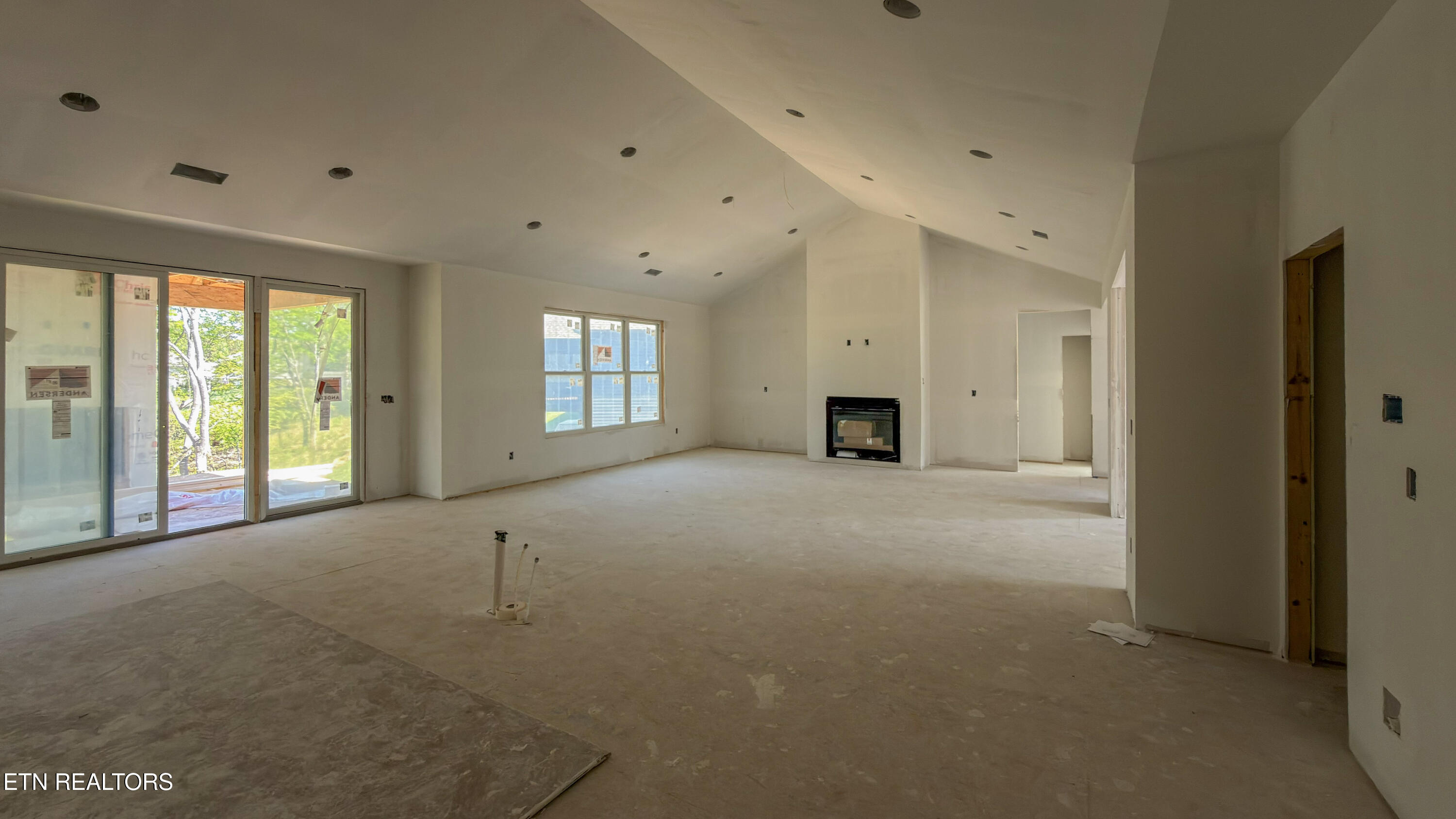 159 Elokwa Way Loudon TN 37774