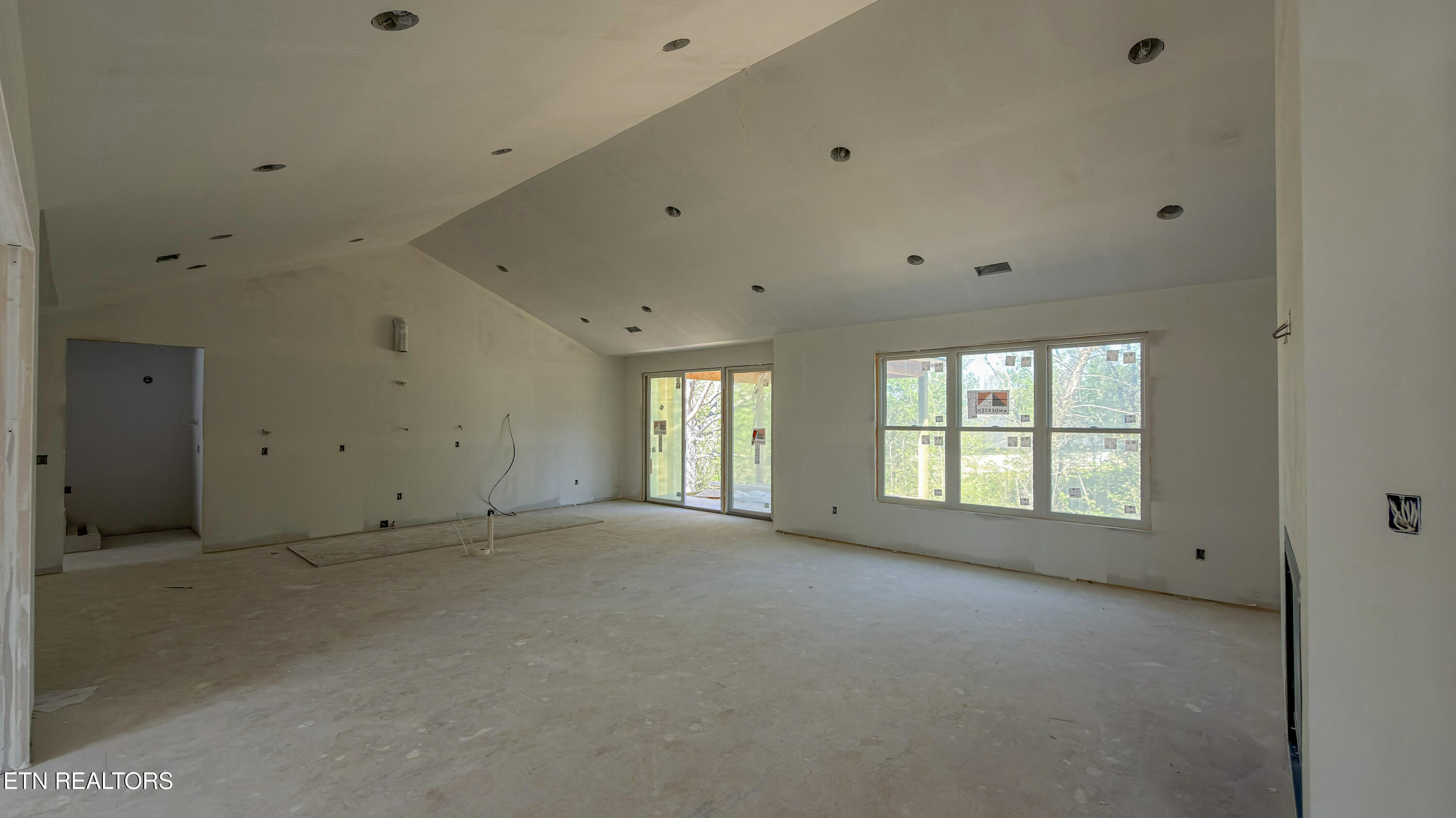 159 Elokwa Way Loudon TN 37774