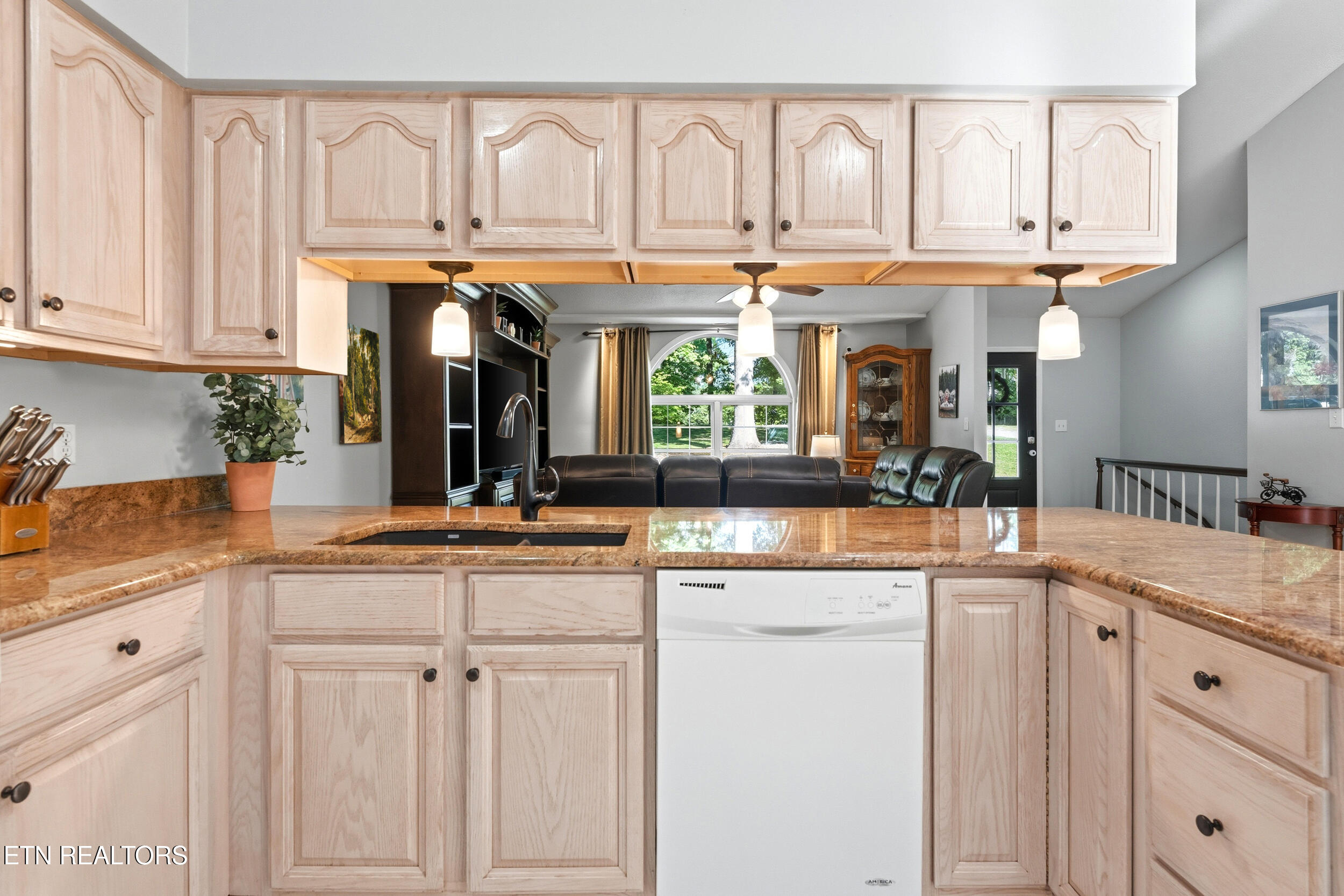 1502 Kathy Circle Kingston TN 37763
