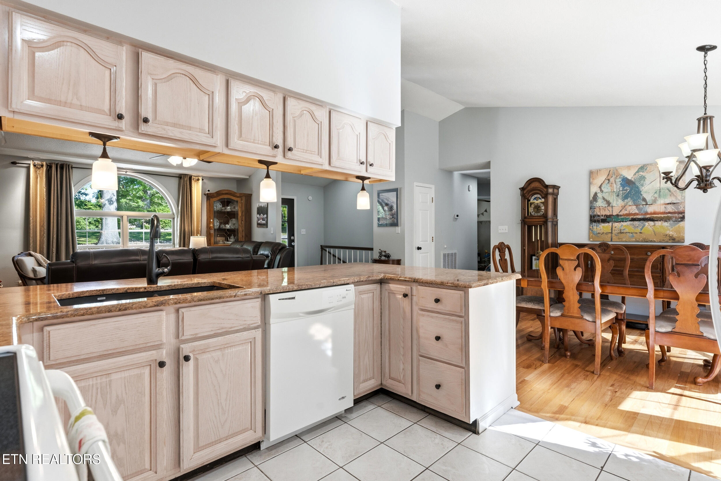 1502 Kathy Circle Kingston TN 37763