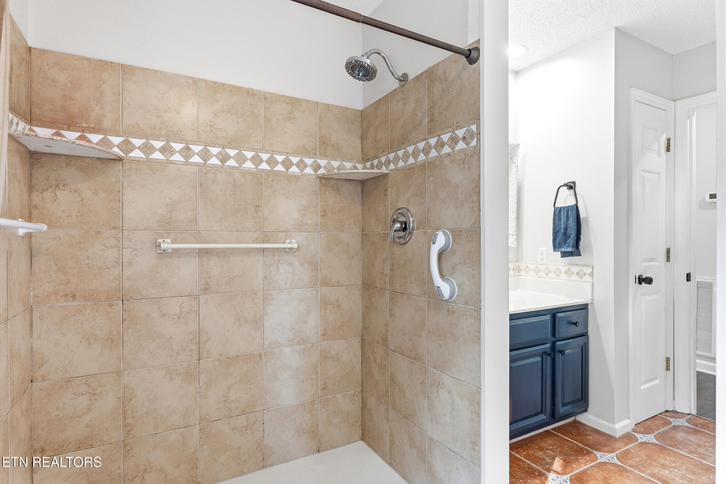 1502 Kathy Circle Kingston TN 37763
