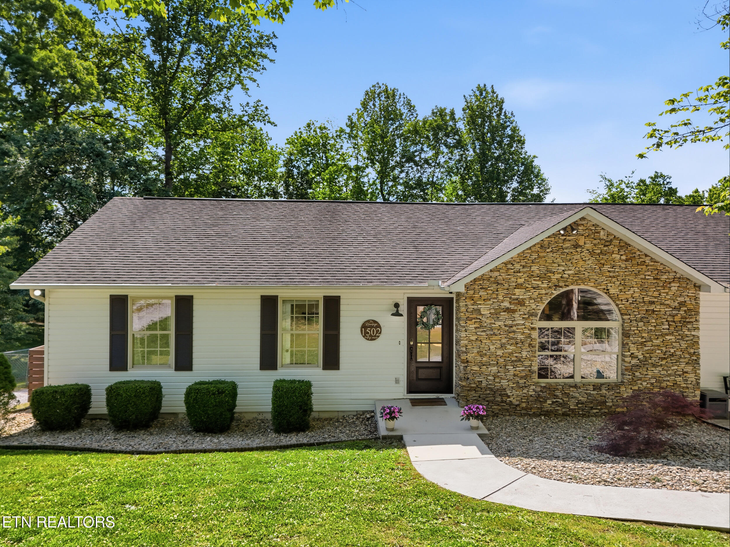 1502 Kathy Circle Kingston TN 37763