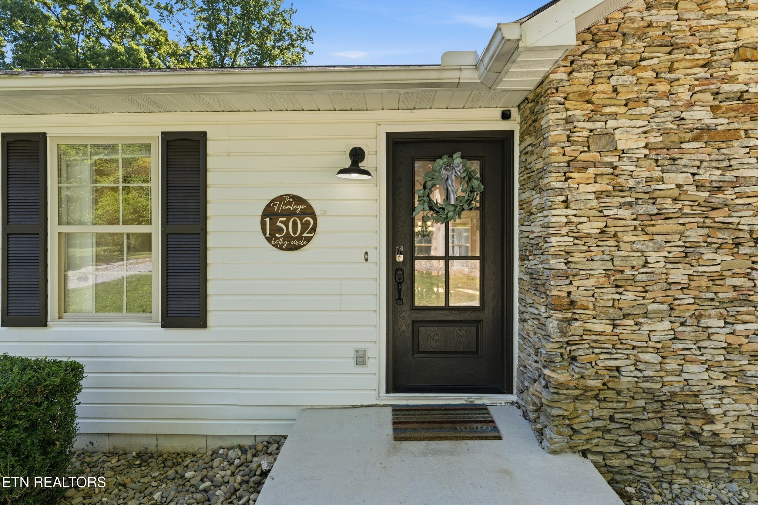 1502 Kathy Circle Kingston TN 37763