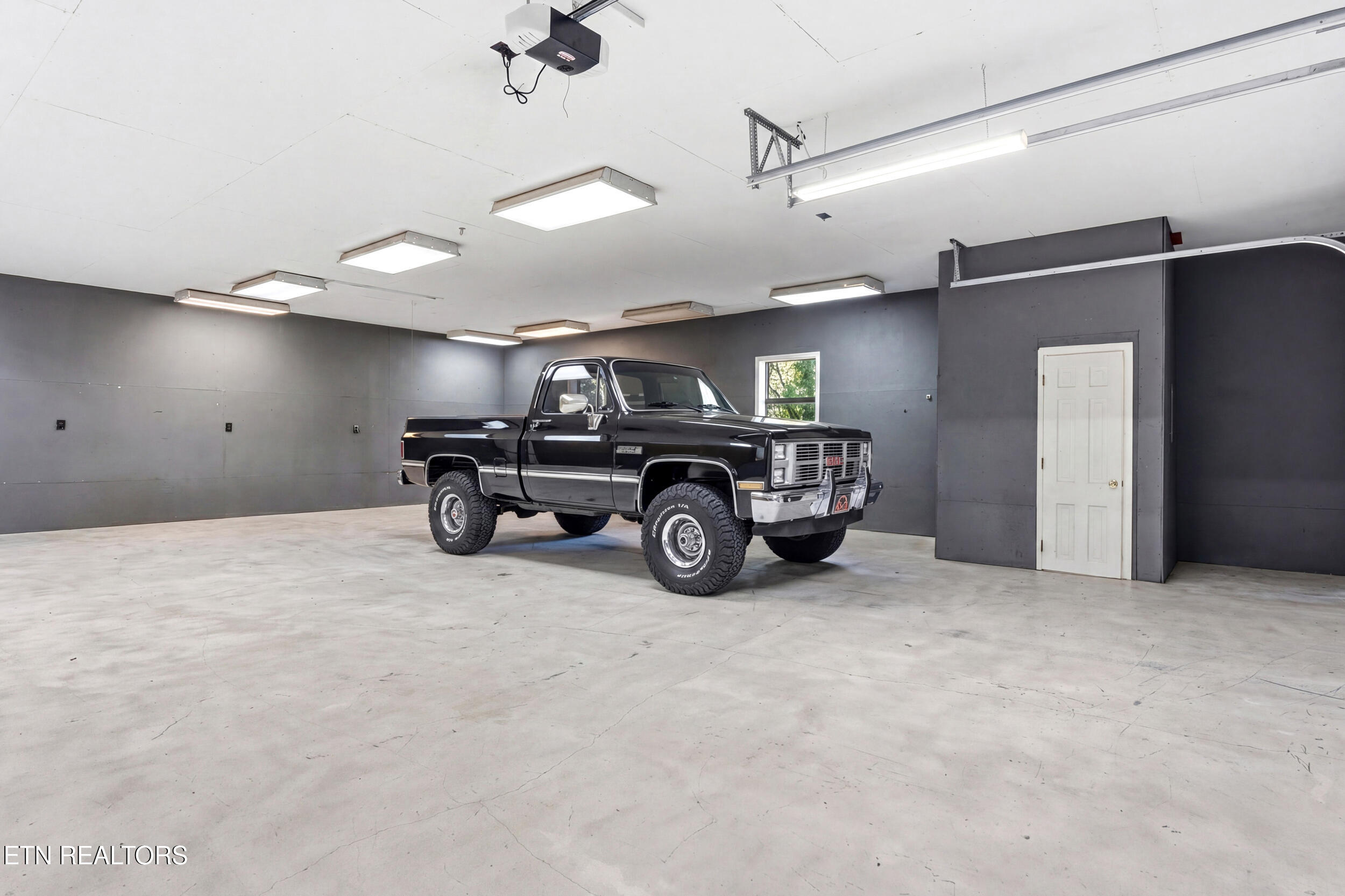 1502 Kathy Circle Kingston TN 37763