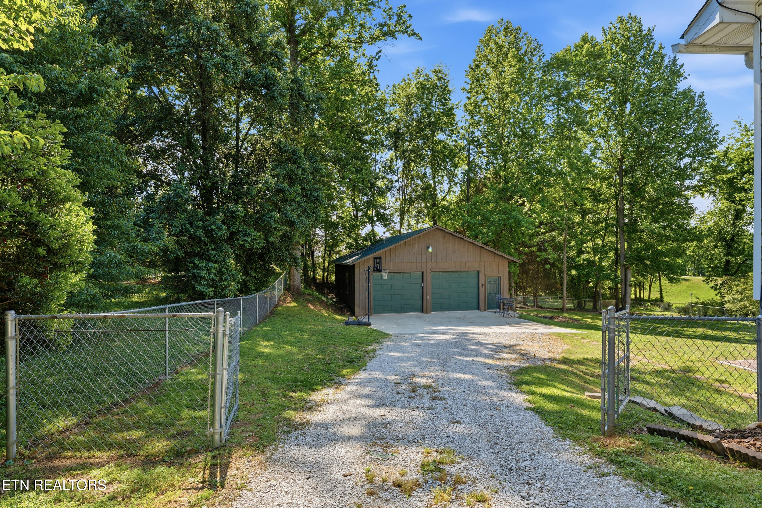 1502 Kathy Circle Kingston TN 37763