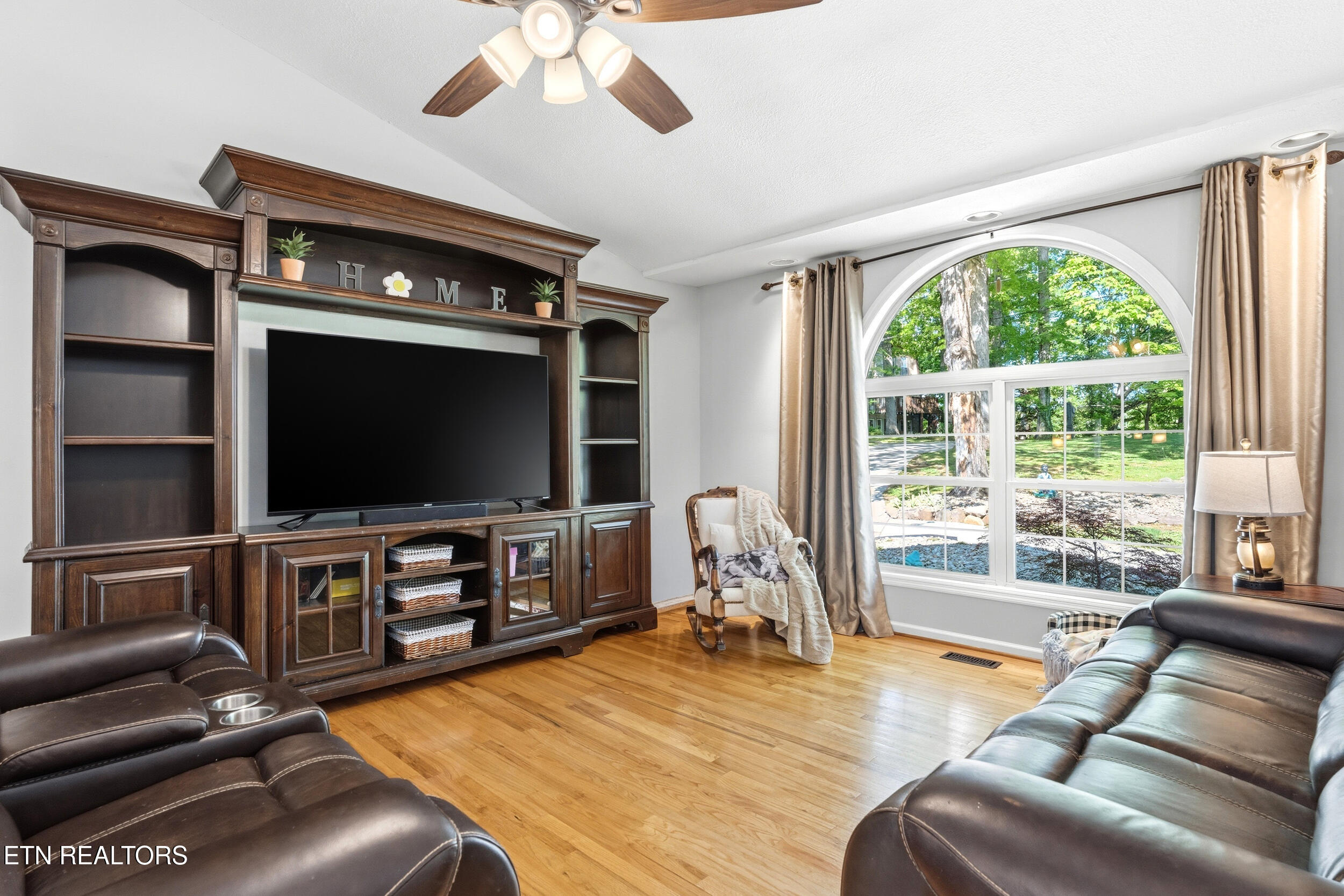 1502 Kathy Circle Kingston TN 37763
