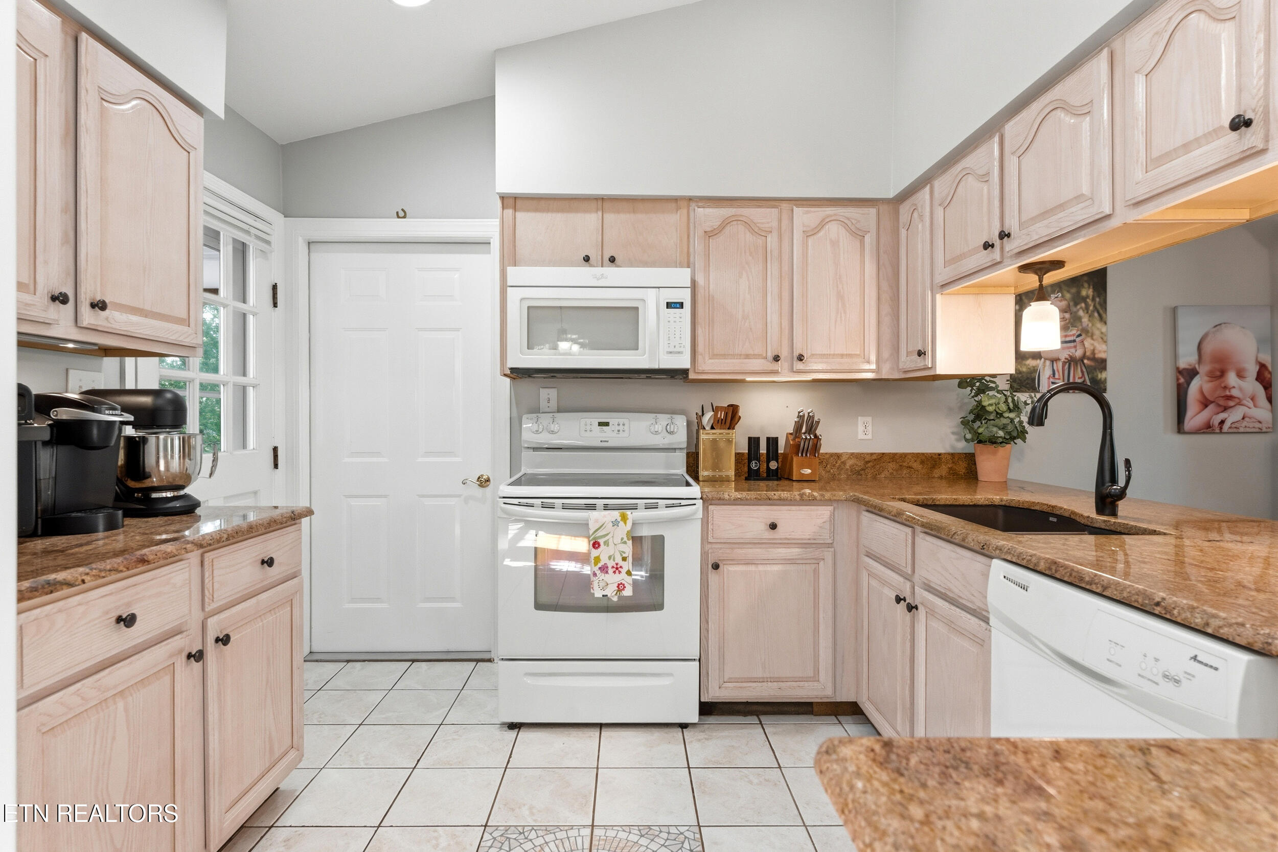 1502 Kathy Circle Kingston TN 37763