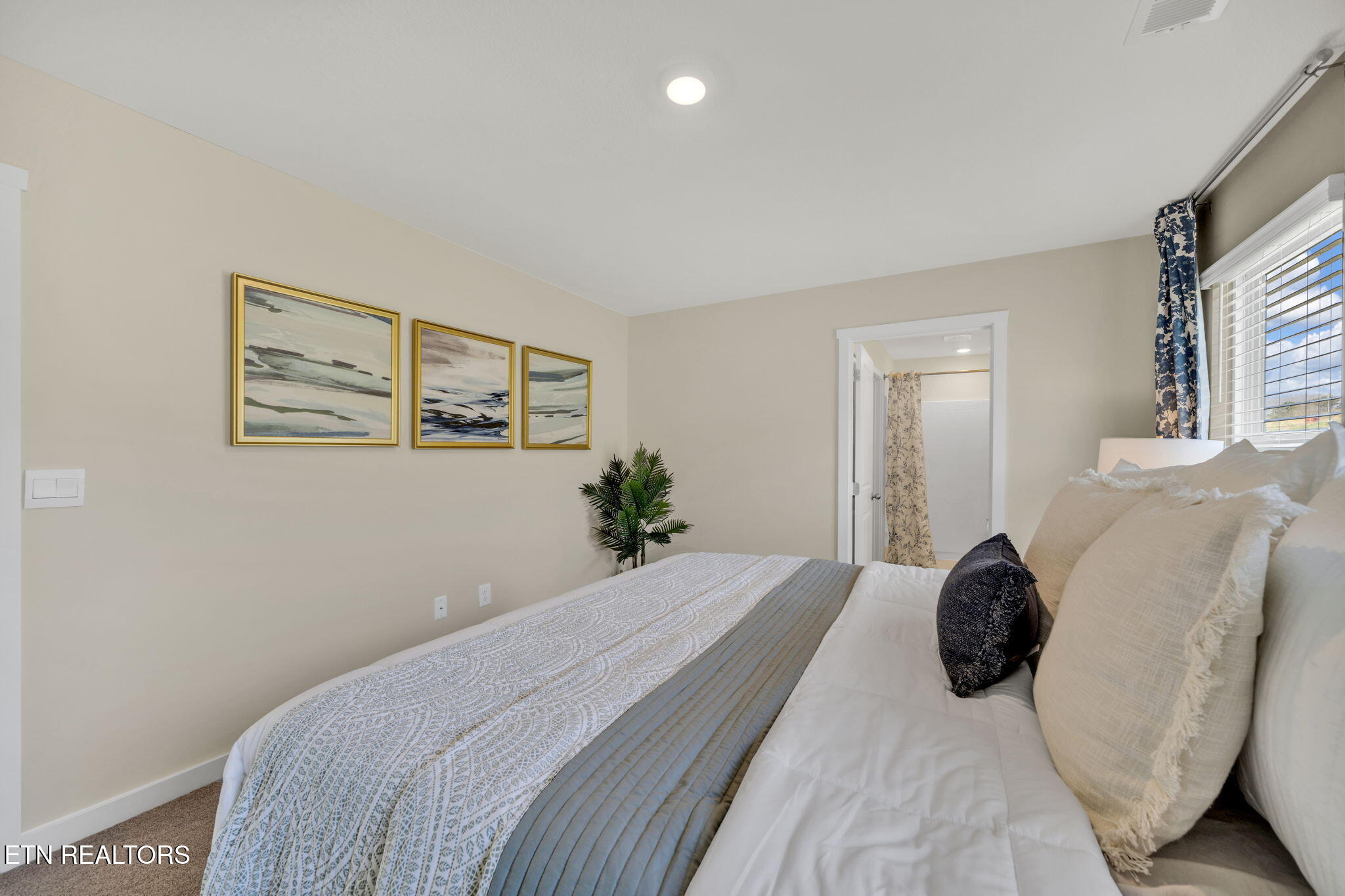 112 S Blissful Meadows Drive Harriman TN 37748