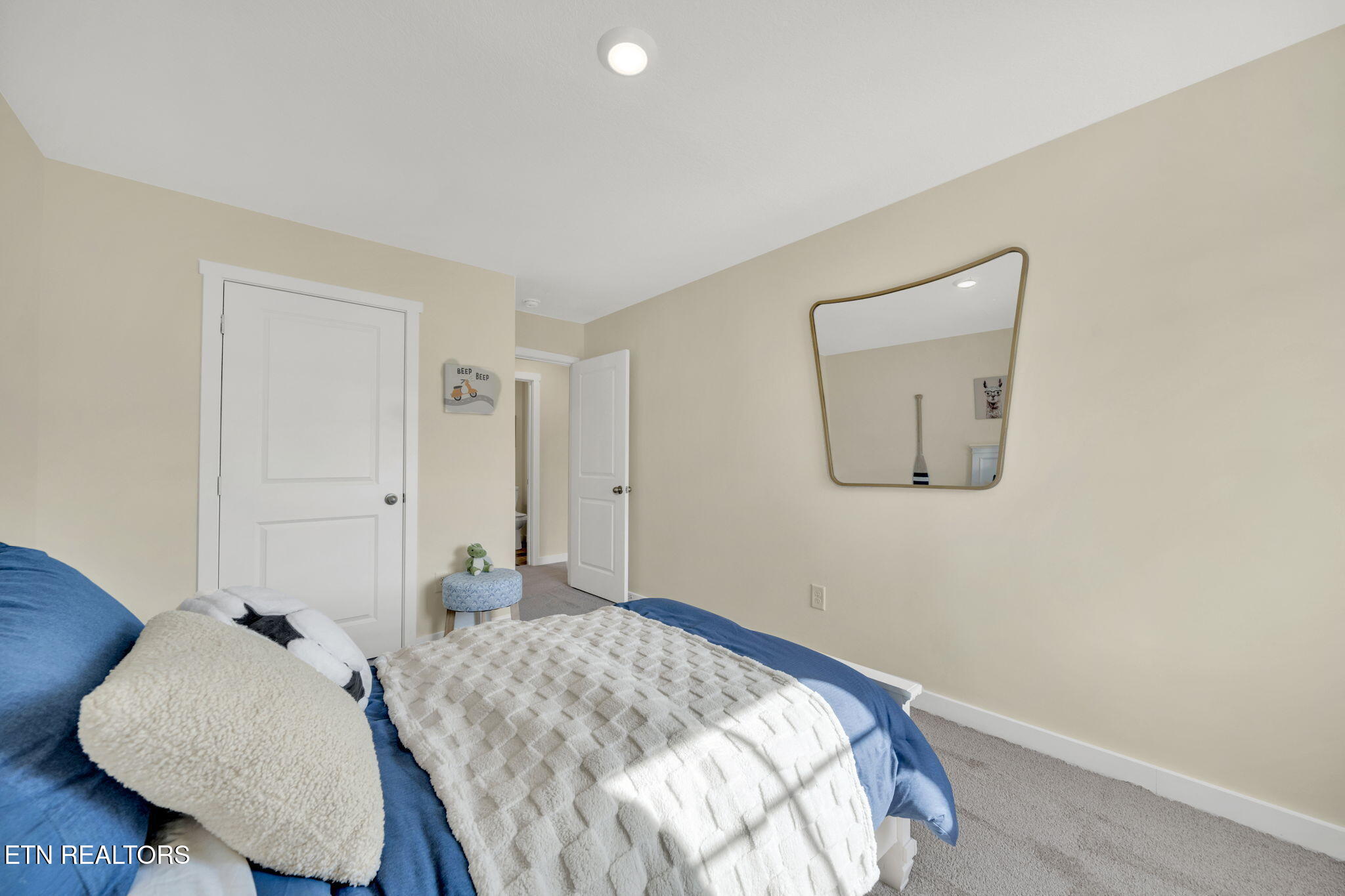 112 S Blissful Meadows Drive Harriman TN 37748