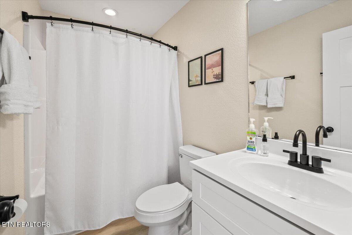 113 Pool Drive Lafollette TN 37766