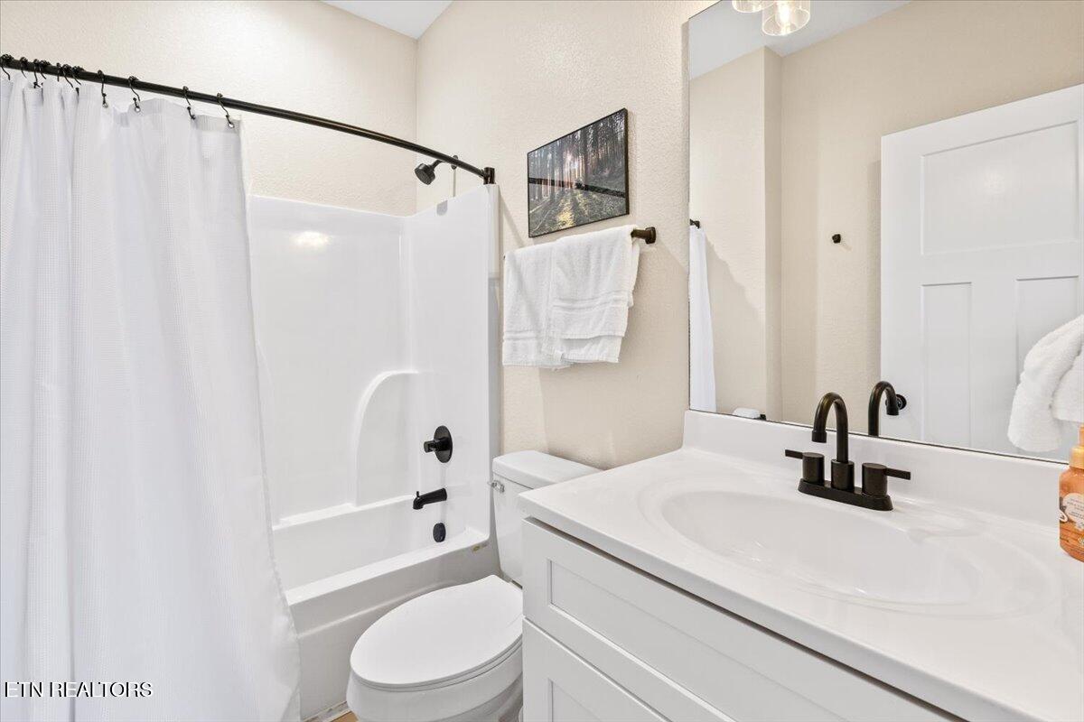 113 Pool Drive Lafollette TN 37766