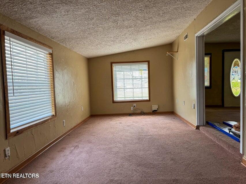 942 W Third Avenue Oneida TN 37841