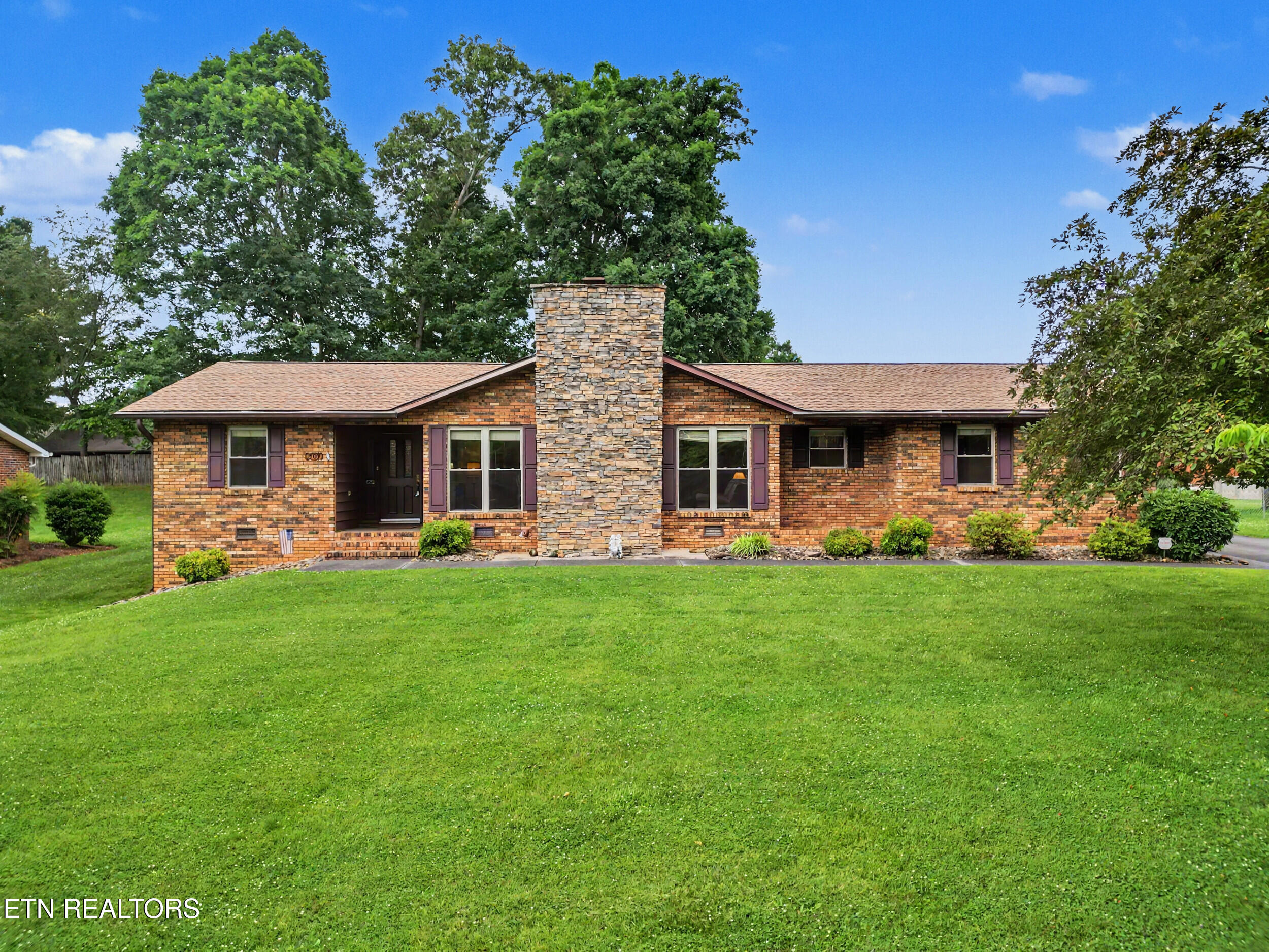 1909 S Belmont Drive Maryville TN 37804