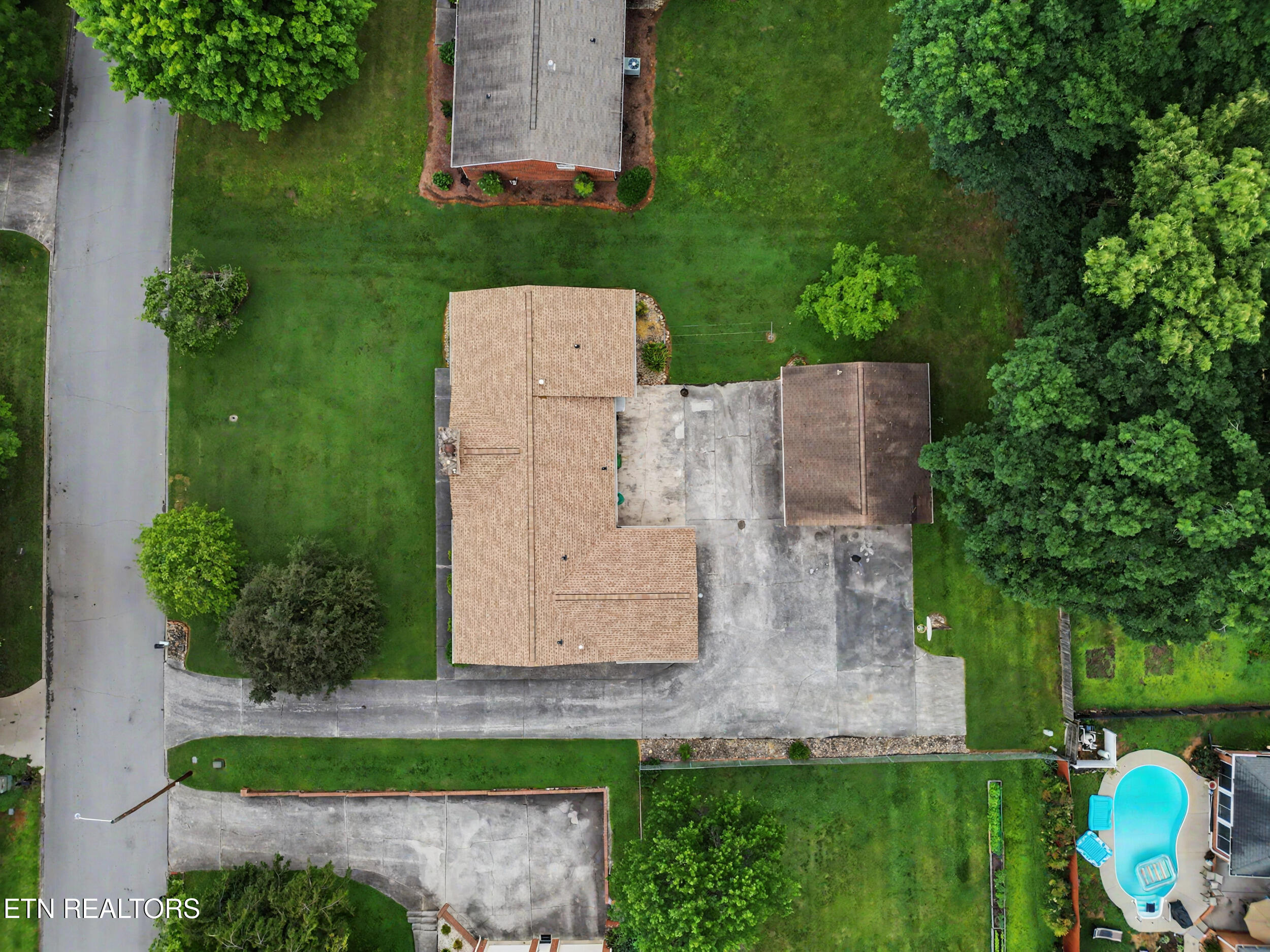 1909 S Belmont Drive Maryville TN 37804