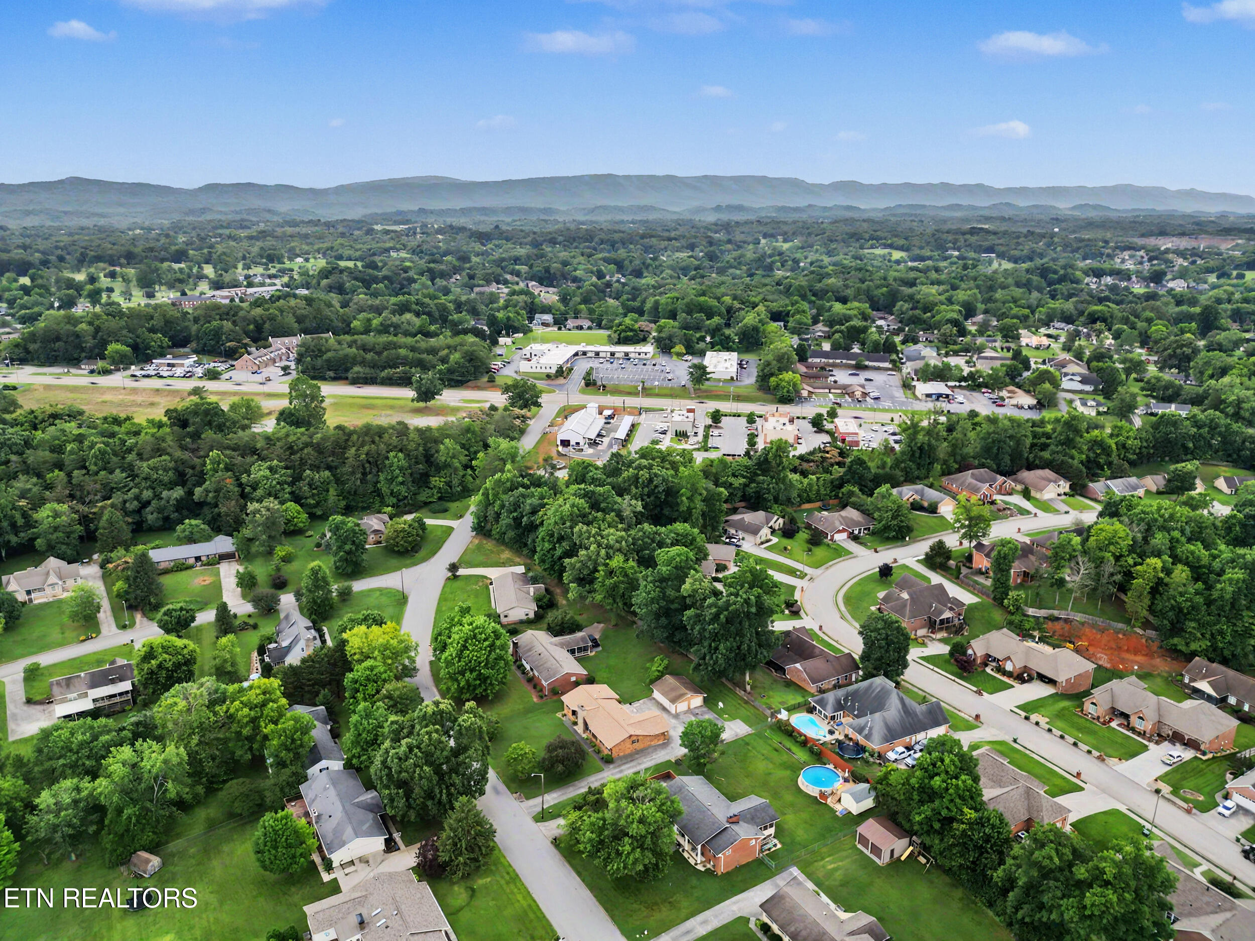 1909 S Belmont Drive Maryville TN 37804