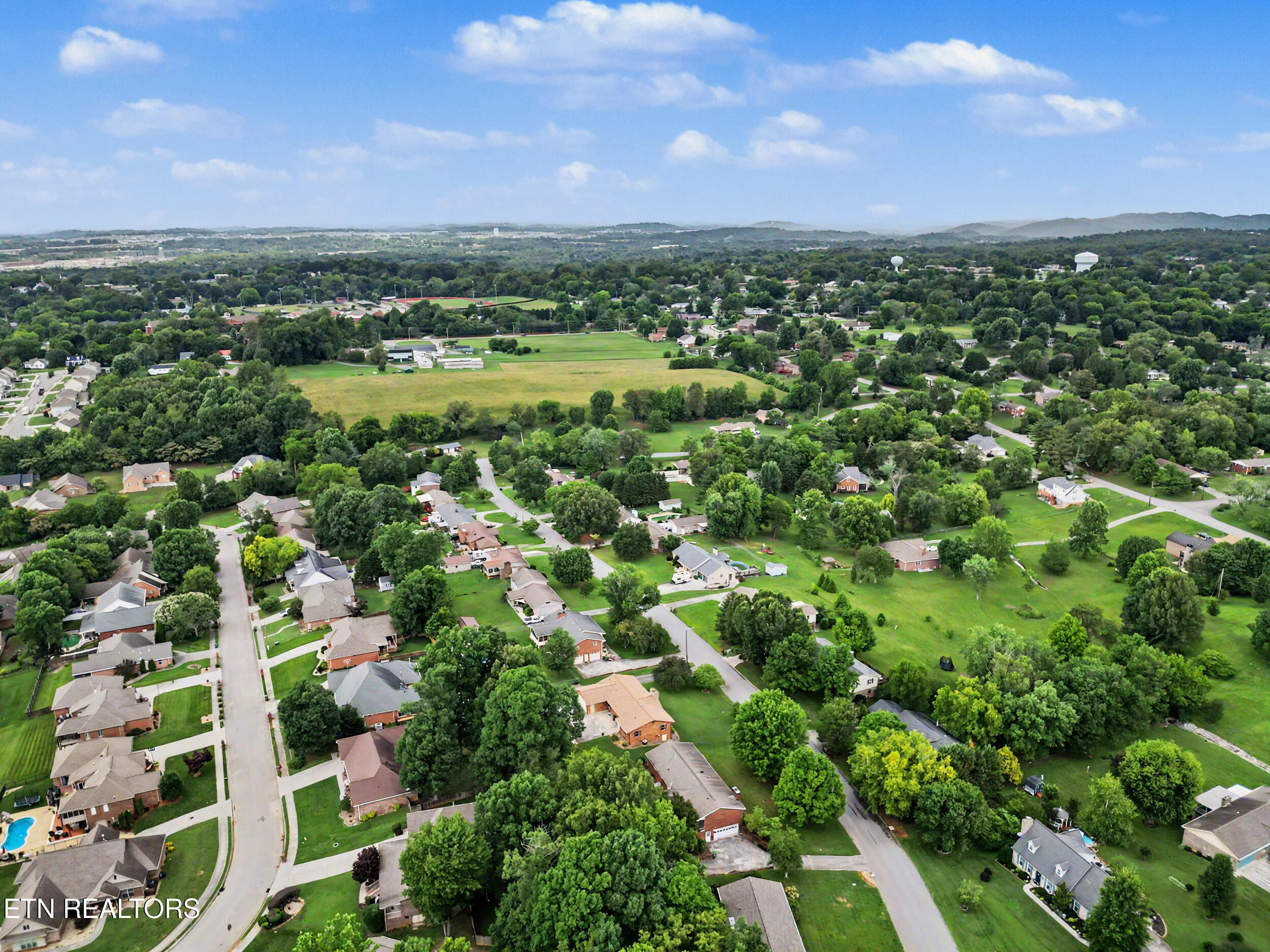 1909 S Belmont Drive Maryville TN 37804