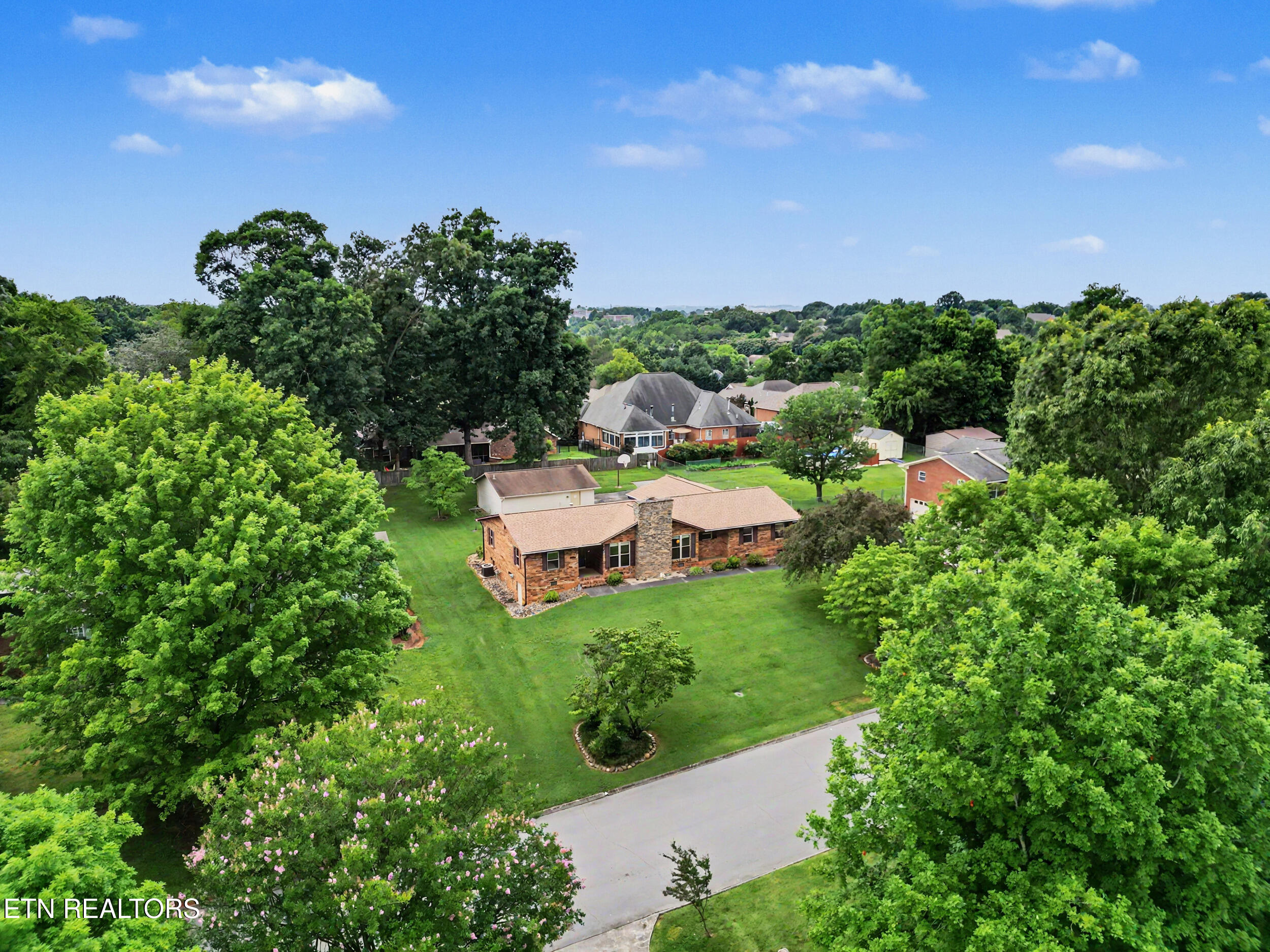 1909 S Belmont Drive Maryville TN 37804