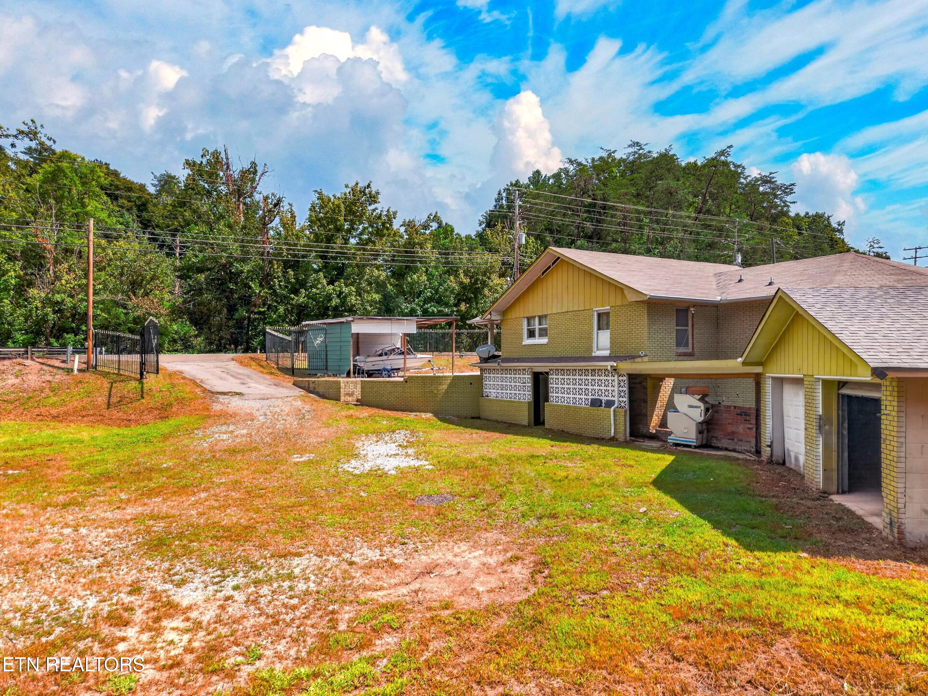1514 Upper Middle Creek Road Sevierville TN 37876