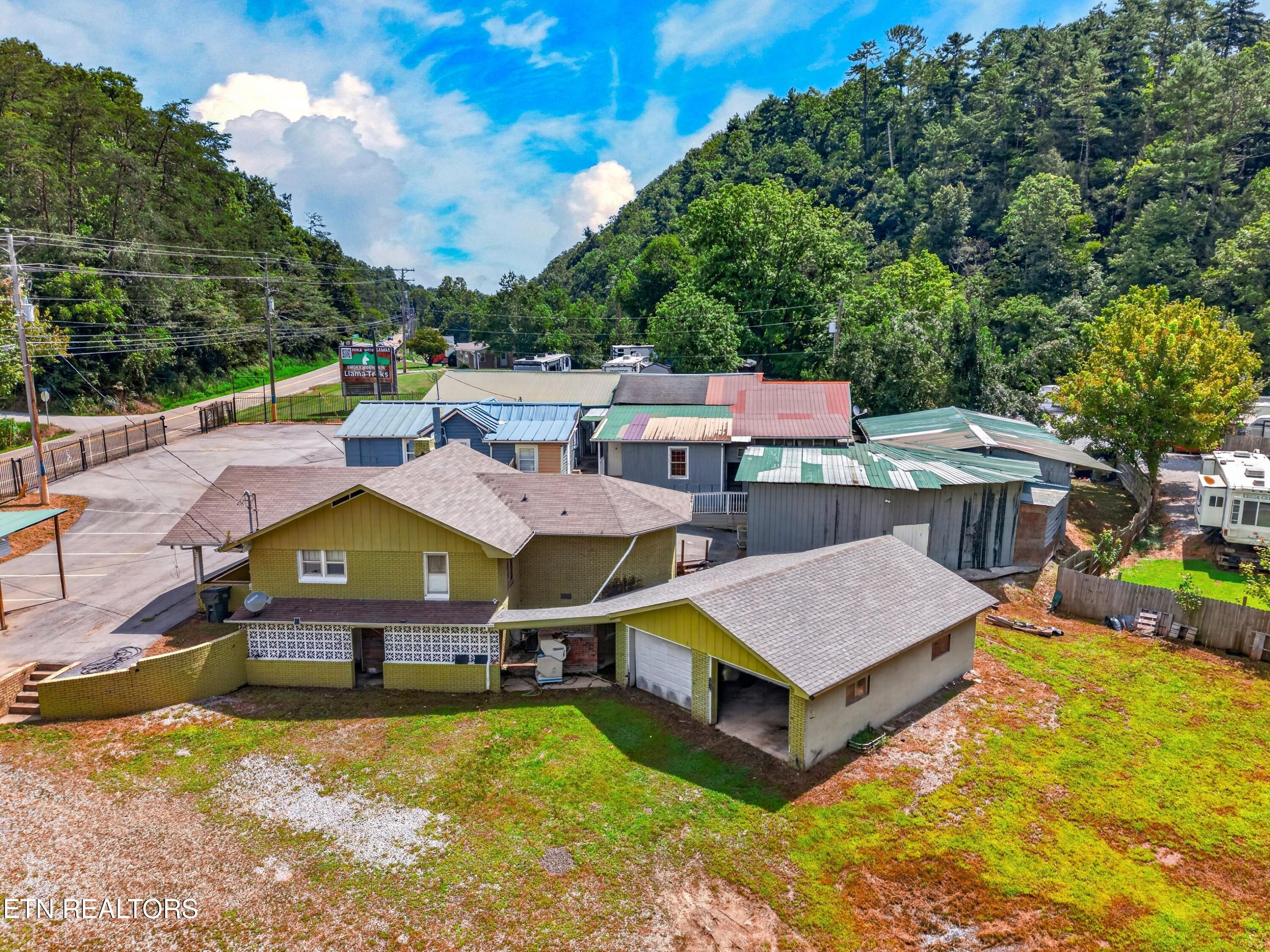 1514 Upper Middle Creek Road Sevierville TN 37876